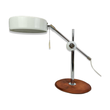 Atelje Lyktan desk lamp in chrome and vintage brown leather, mid-century, Sweden.