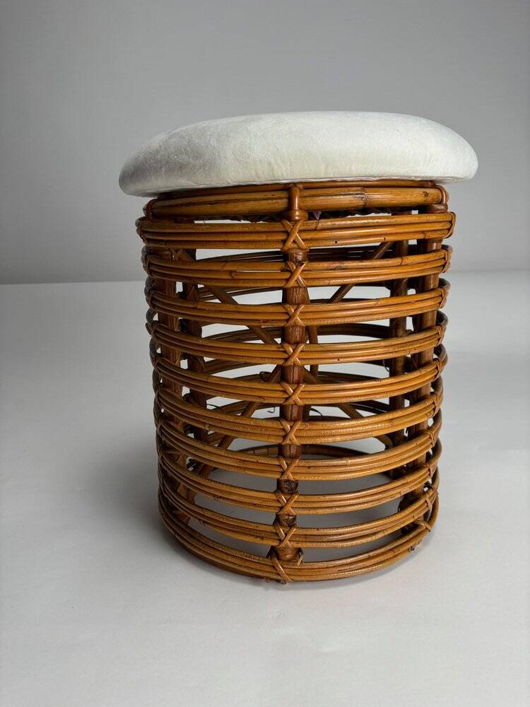 Paire de tabourets italiens en rotin et bambou attribués à Tito Agnoli, années 1960