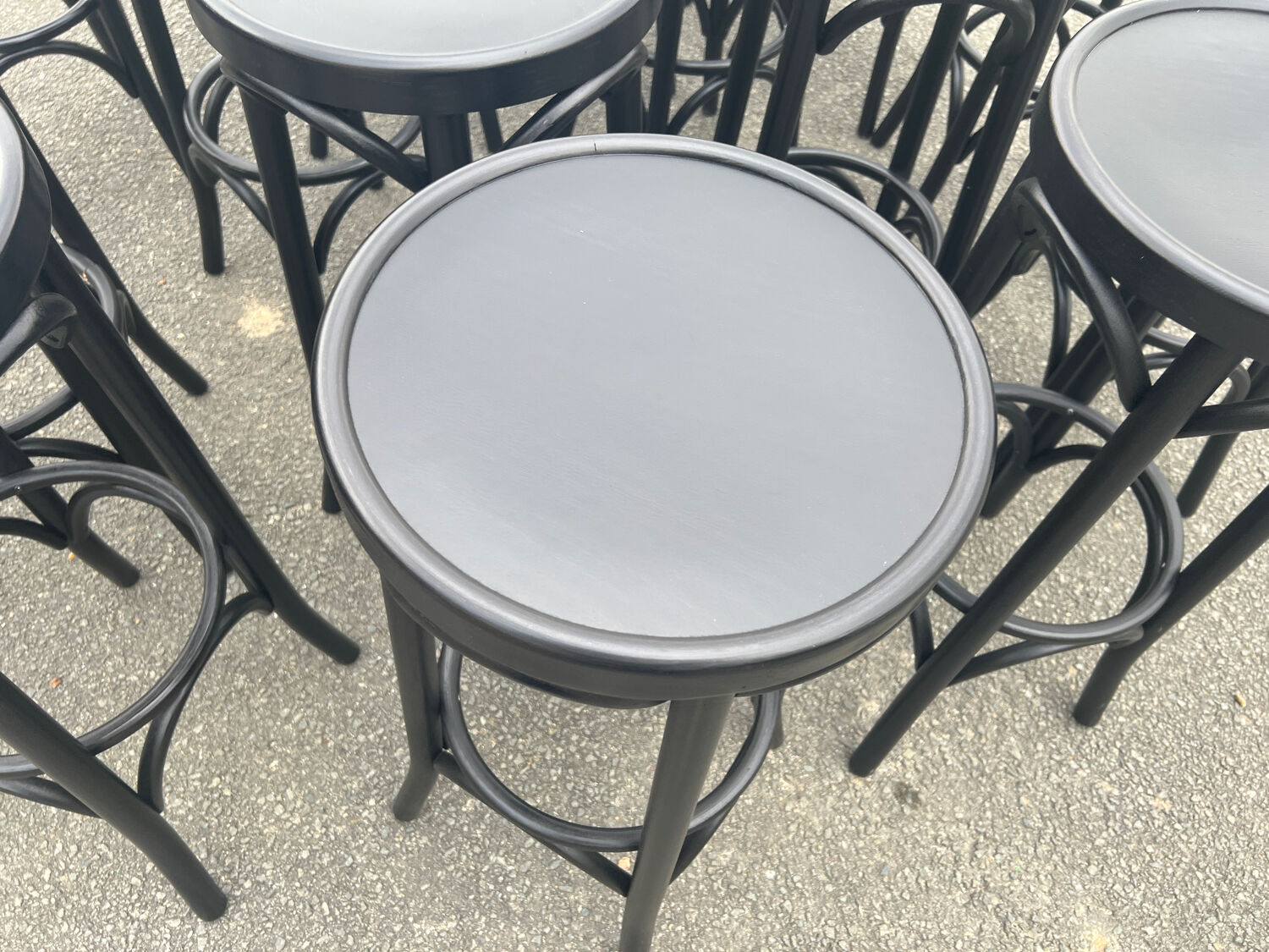 Set of 18 bar stools