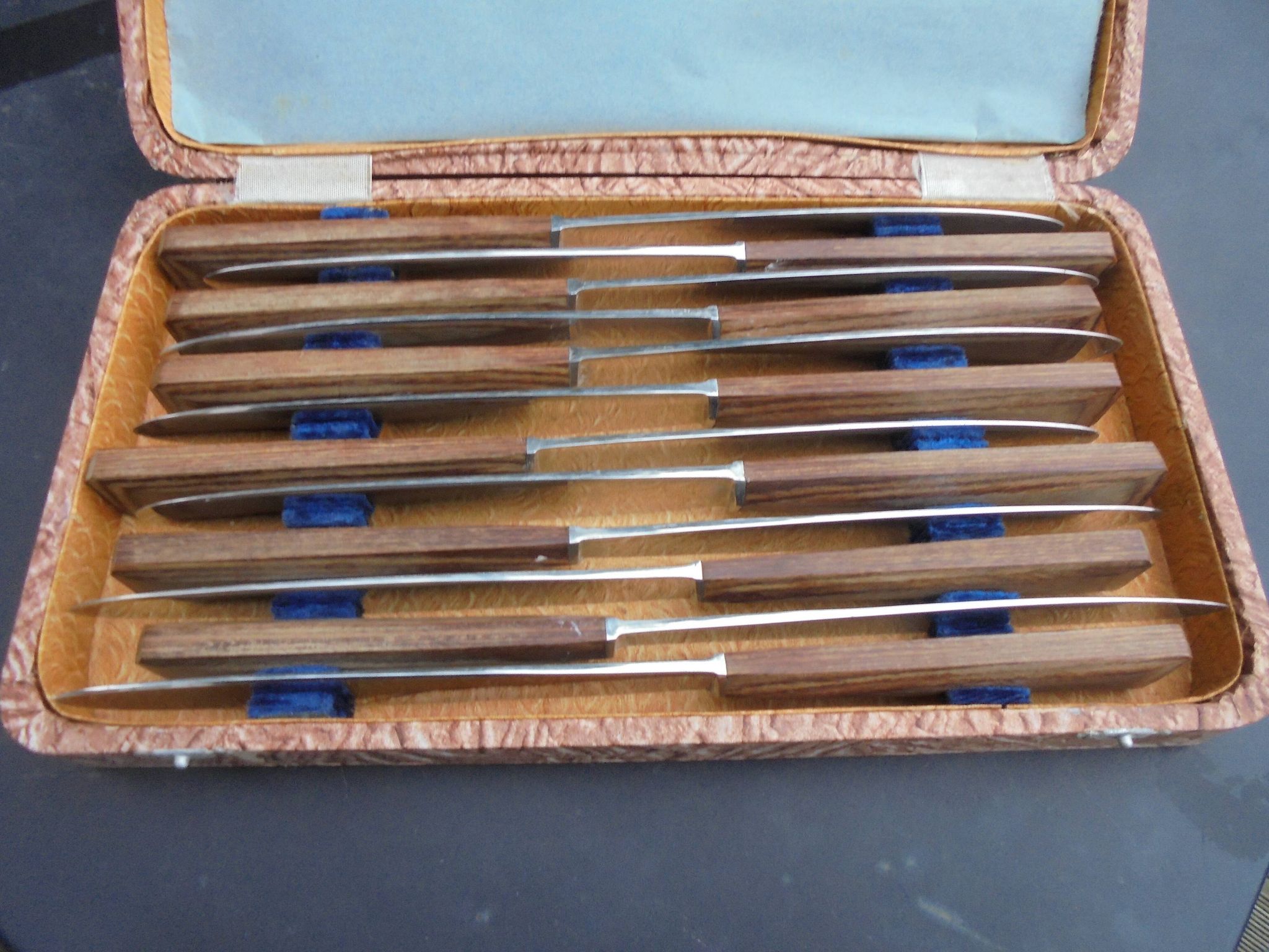 12 table knives vintage handle wood (rosewood) stainless steel blades
