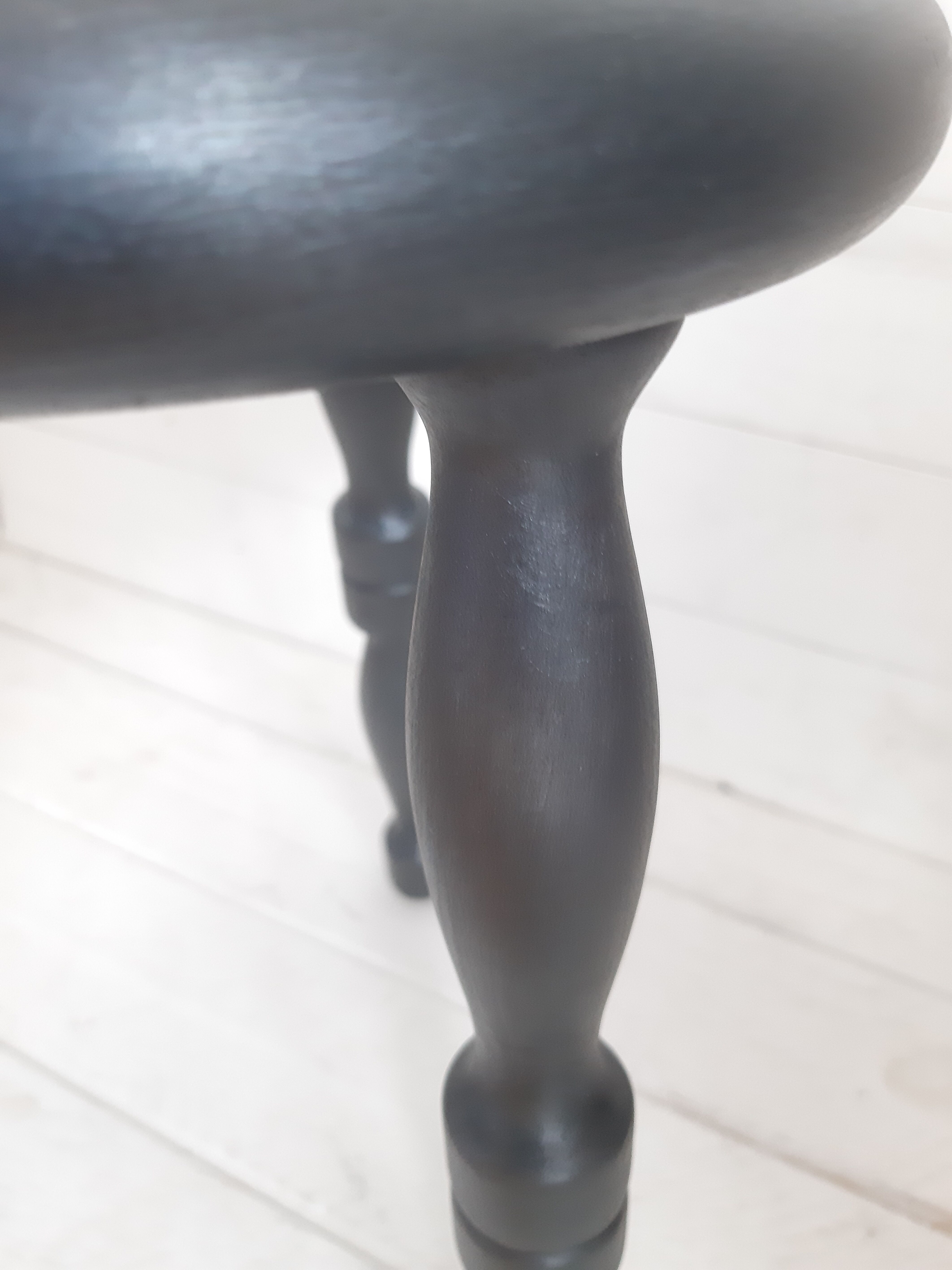 Tripod stool/ Plant holder