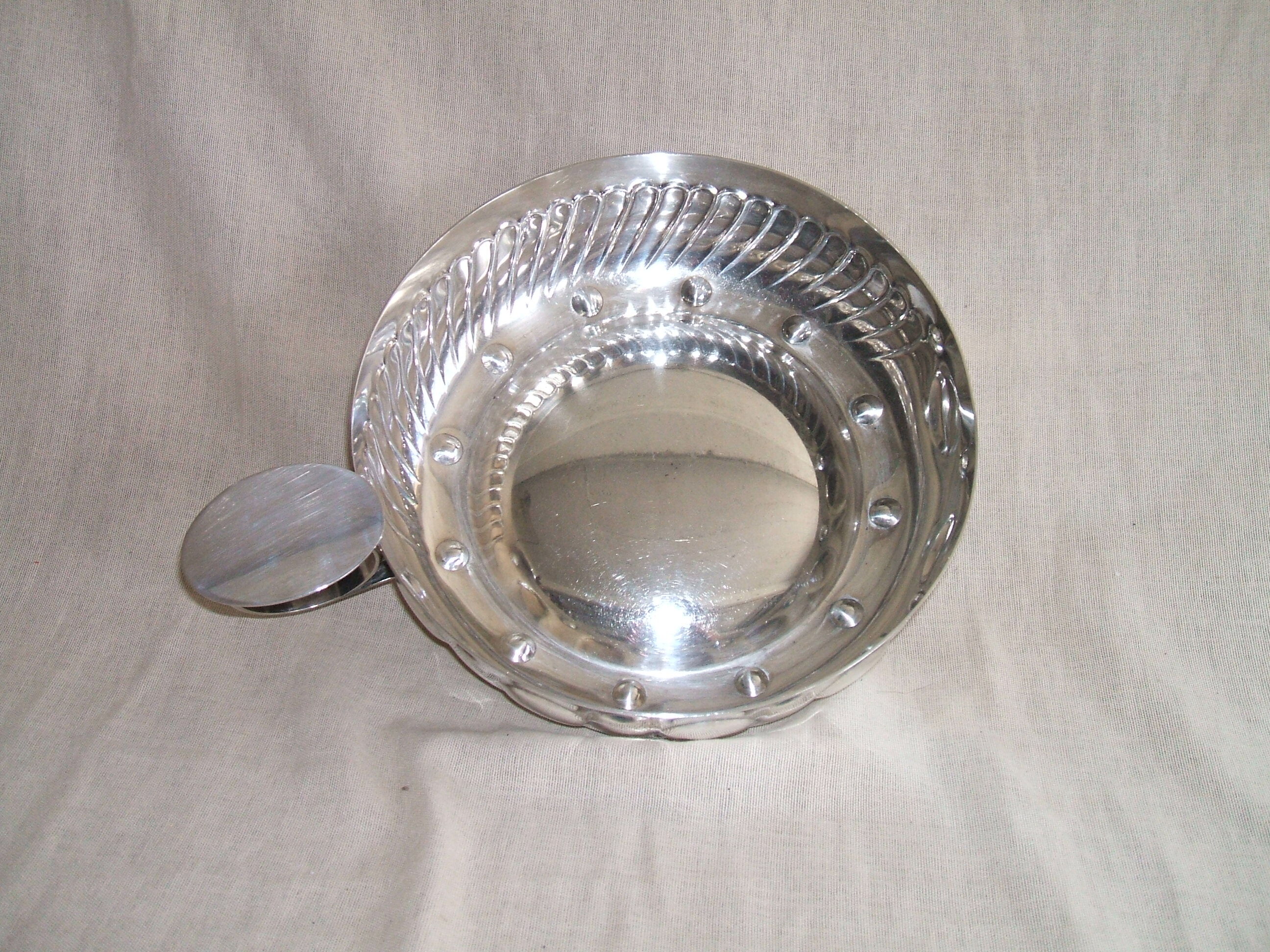 Centerpiece in the shape of taste wine