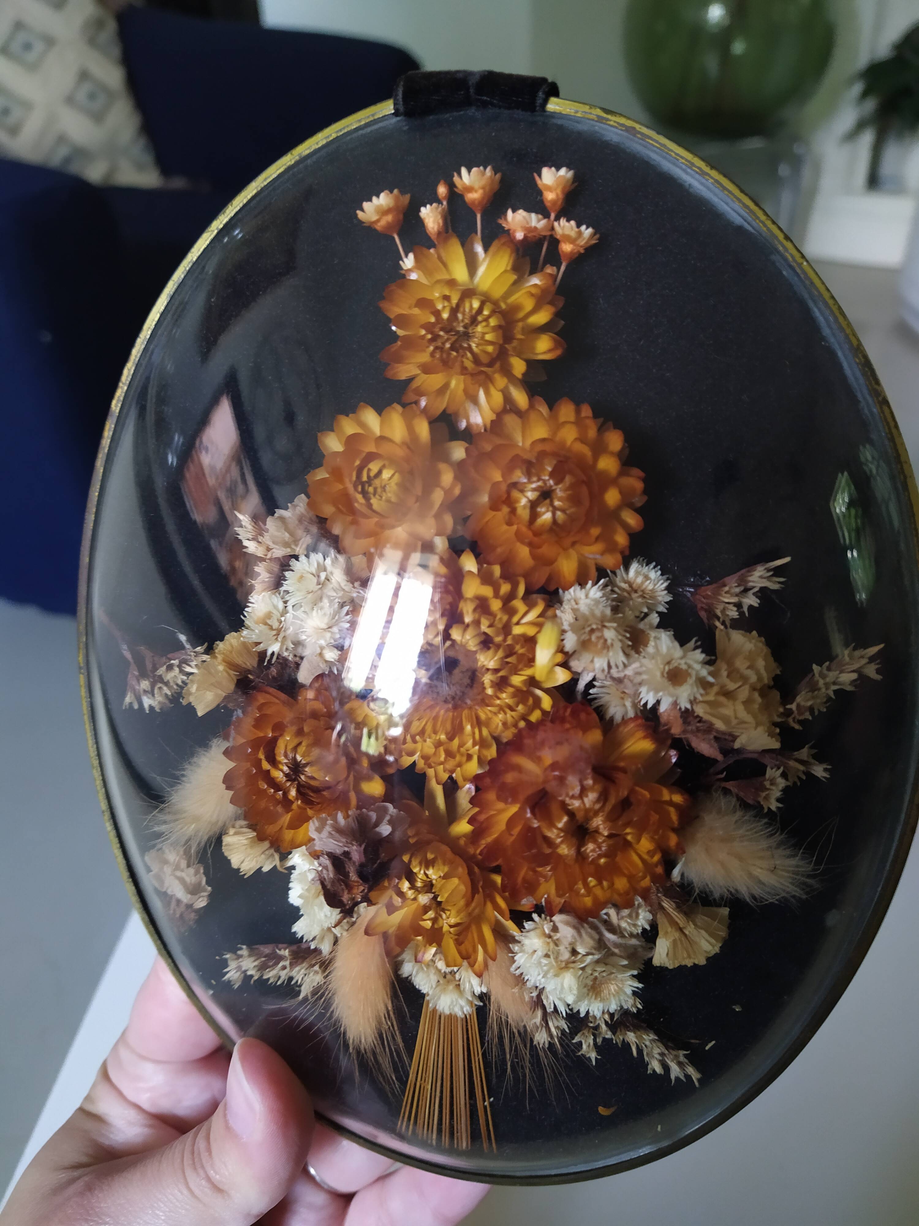 Curved oval frame of