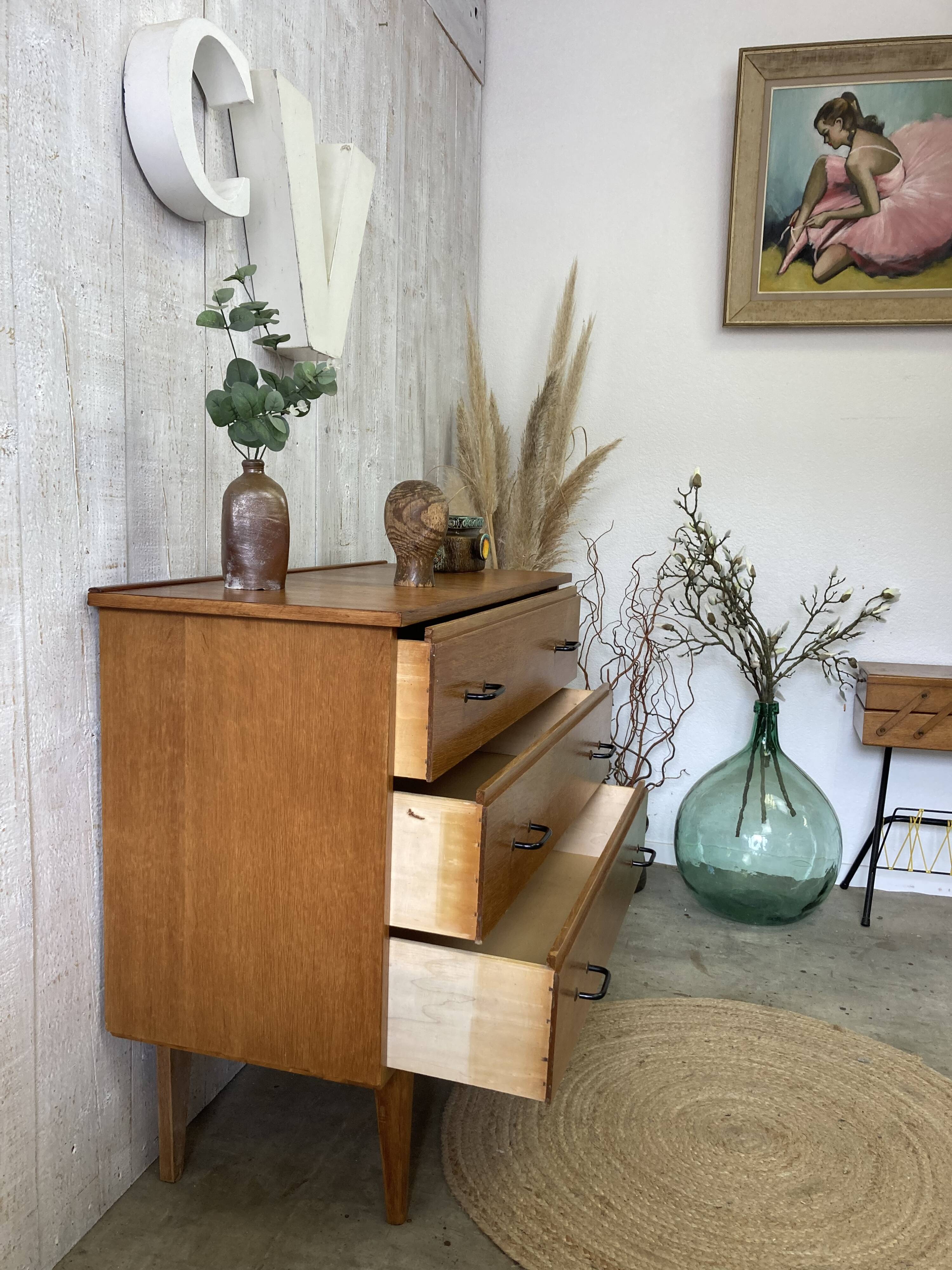 Vintage chest of drawers