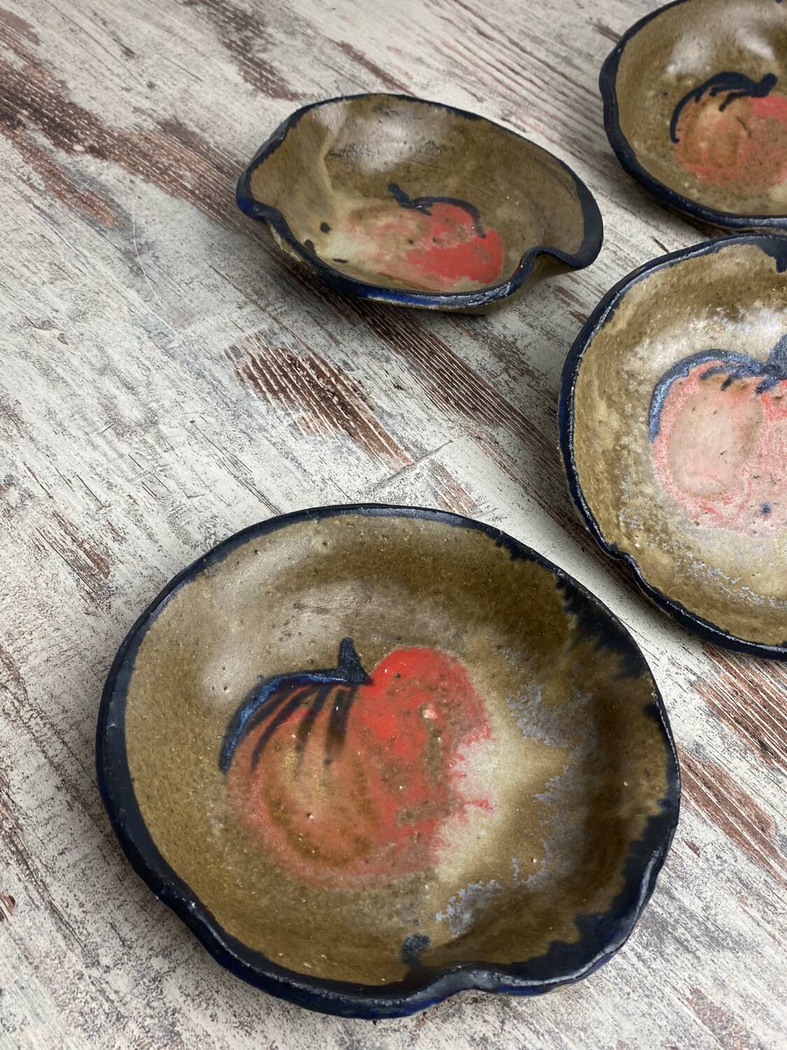 Ceramic dessert bowls