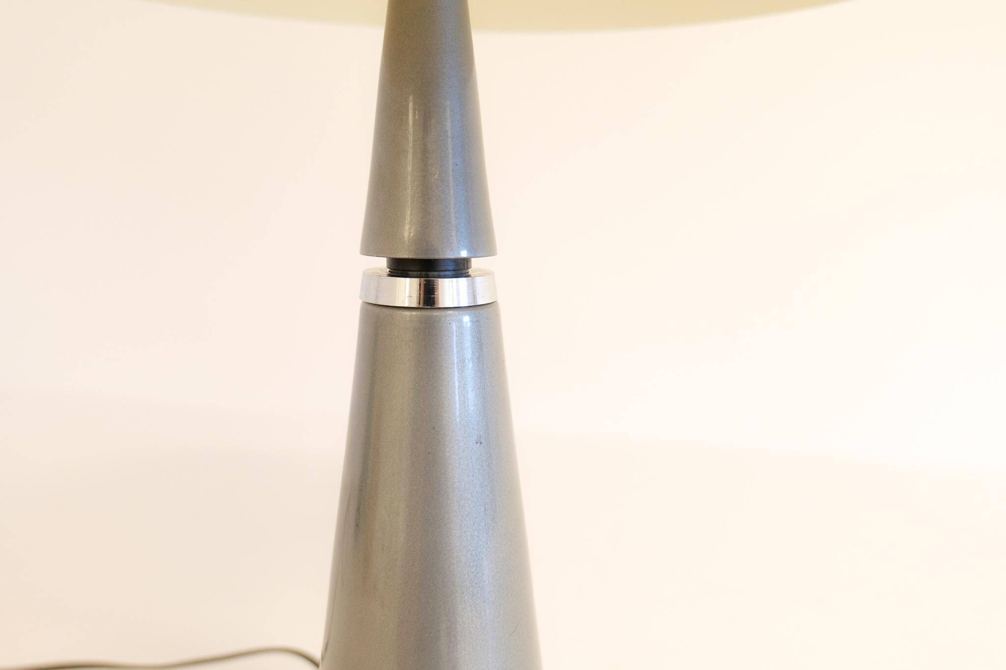 Lampe de table époque spatiale Aluminor France années 1990