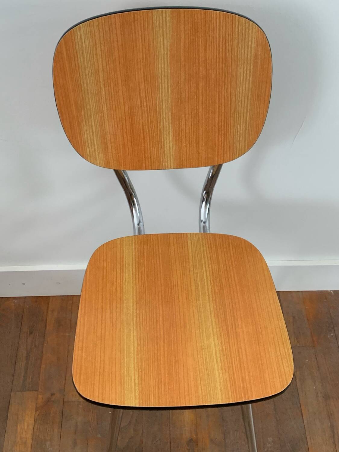 Chaise en formica tublac