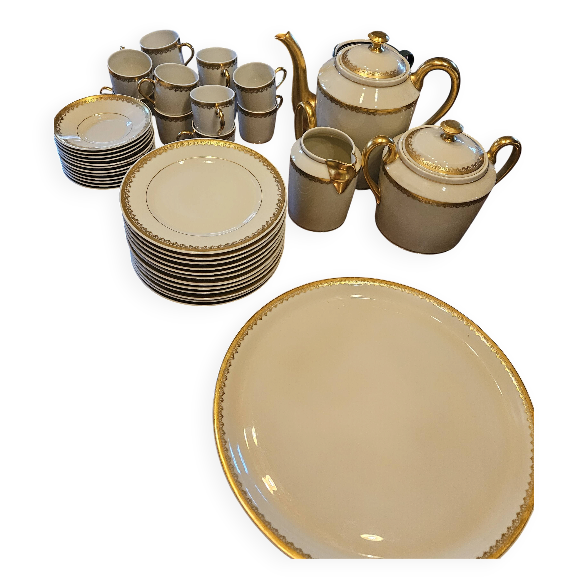 Old service A. Lanternier & Cie Limoges, 41 pieces, circa 1920/40.