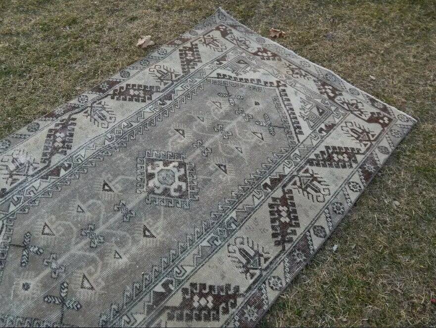 Vintage handmade Turkish rug 120x200 cm