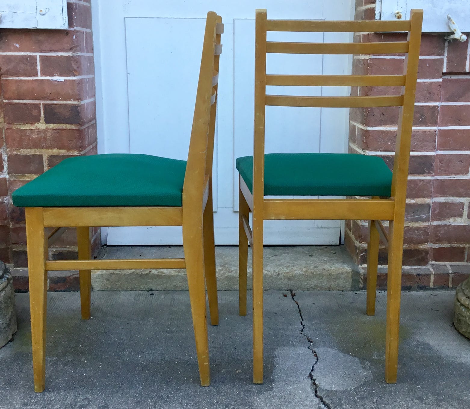 2 chaises vintage en hêtre