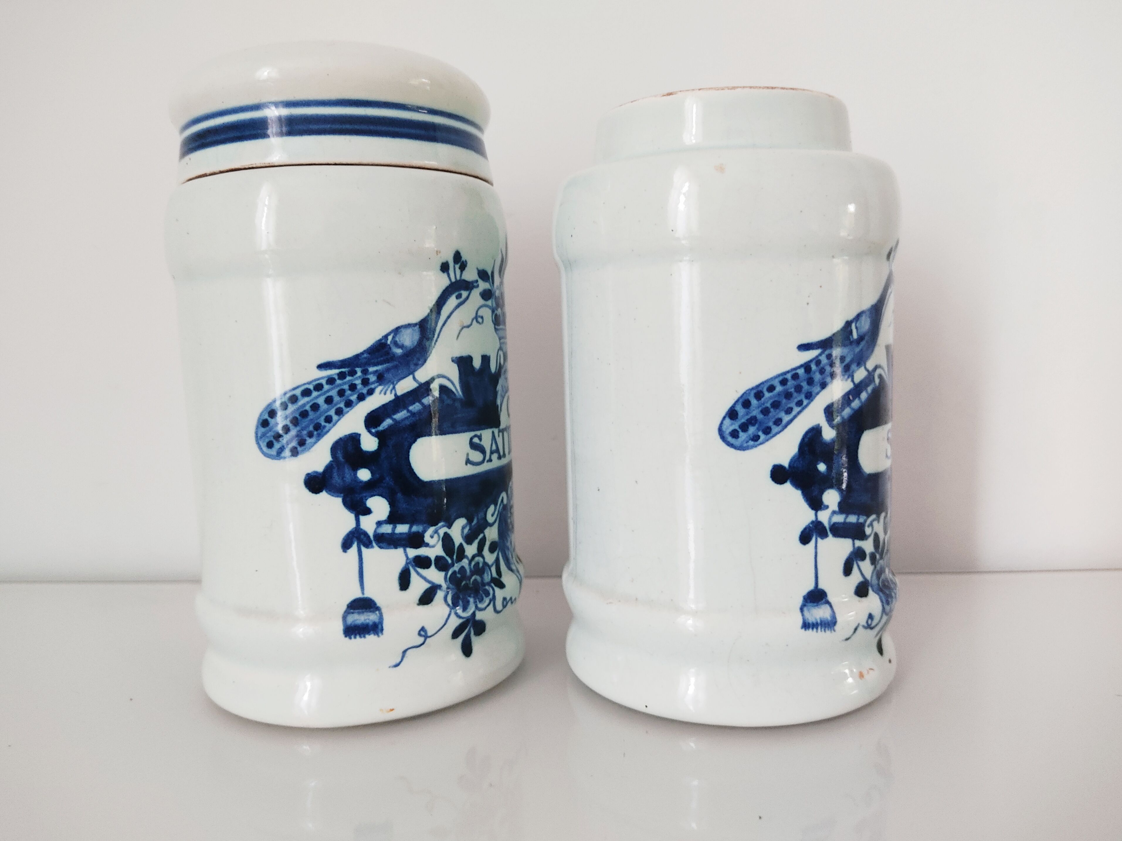 Oud Delft set of two pharmacy jars