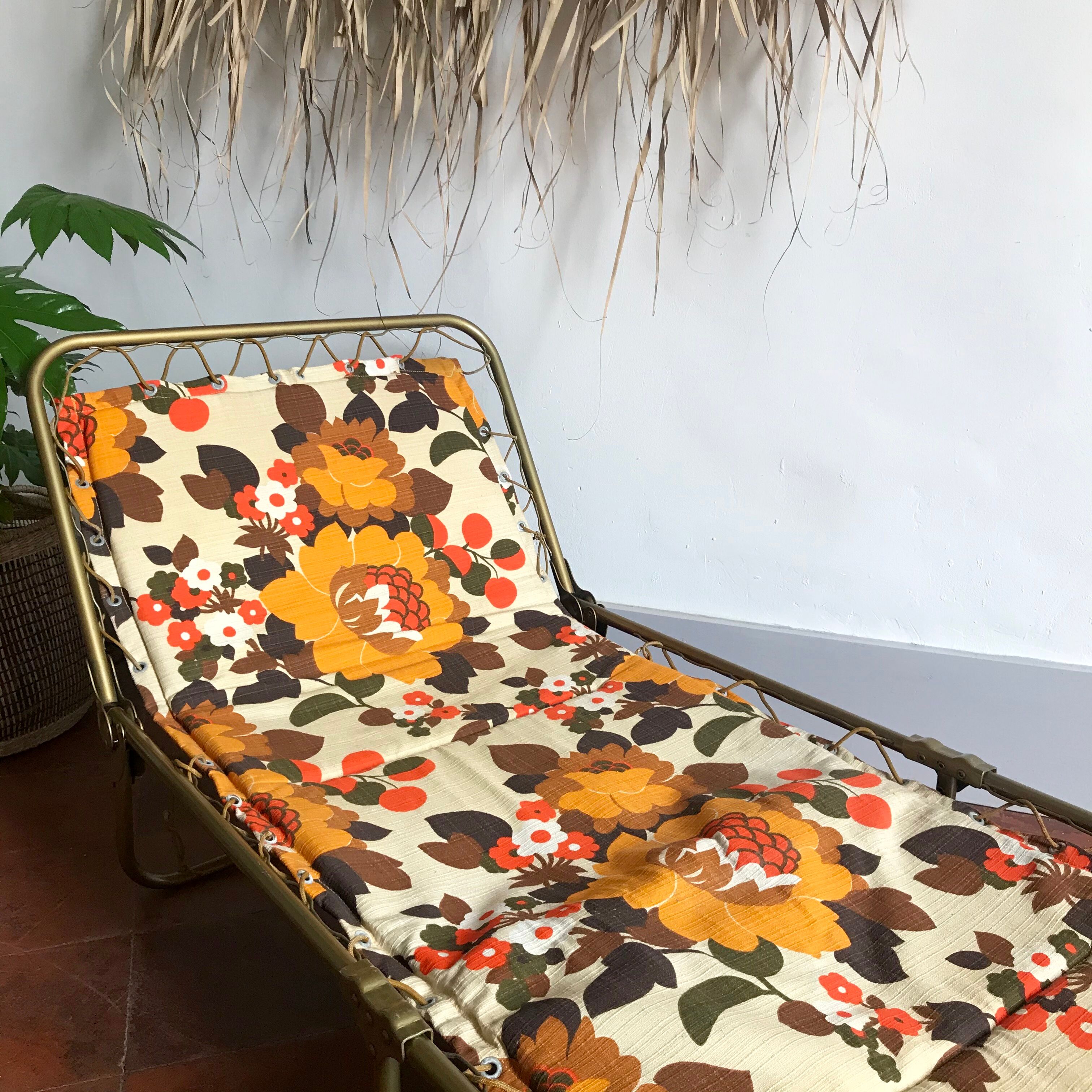 Transat vintage sunbathing