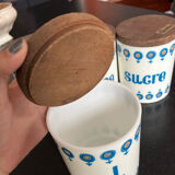 Grosfillex plastic spice pot