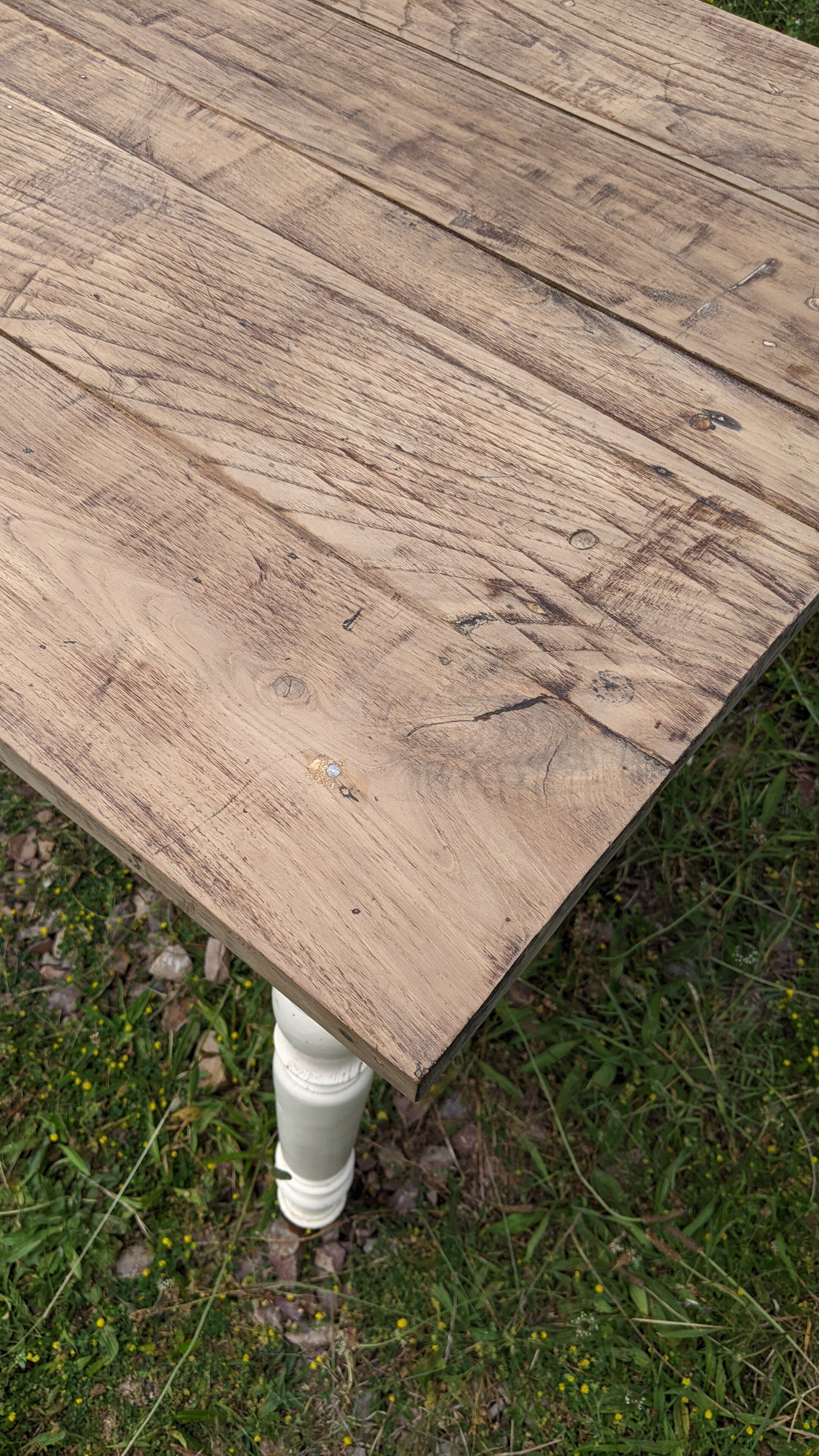 Farmhouse table with drawer