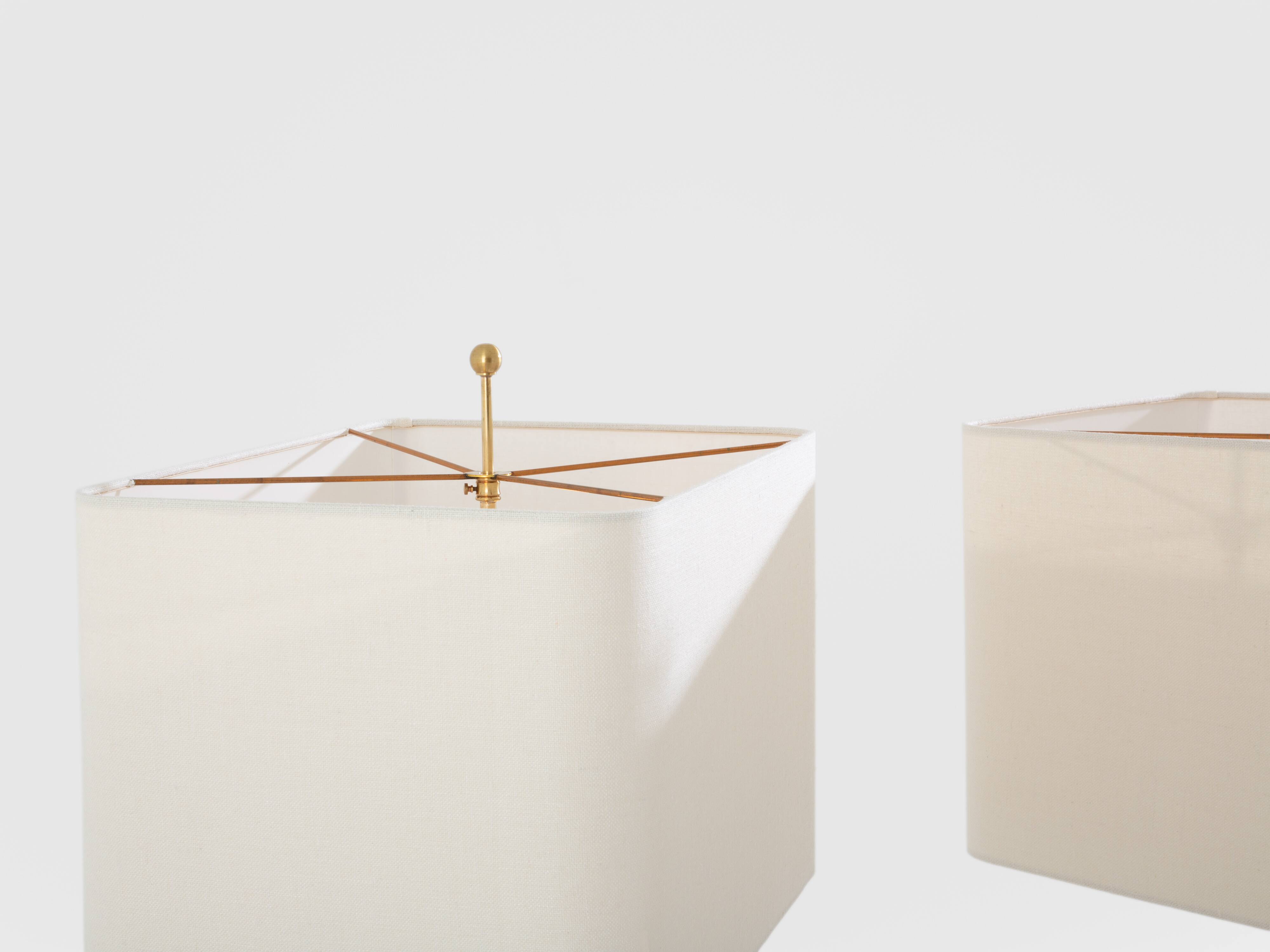 Paire de lampes bronze et résine de Philippe Cheverny 1970s