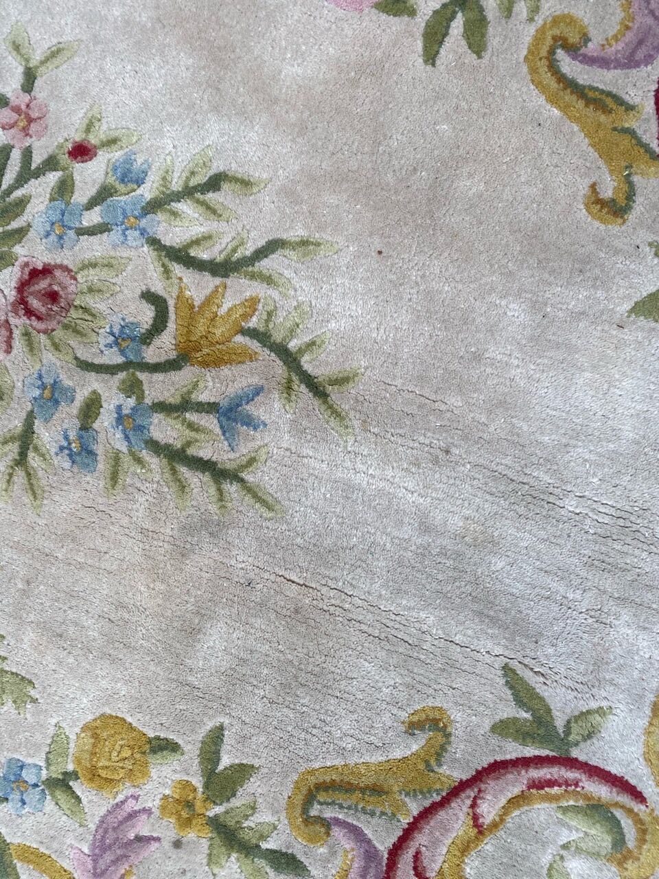 Vintage soapy style rug or Aubusson Tufté hand 170x235 cm