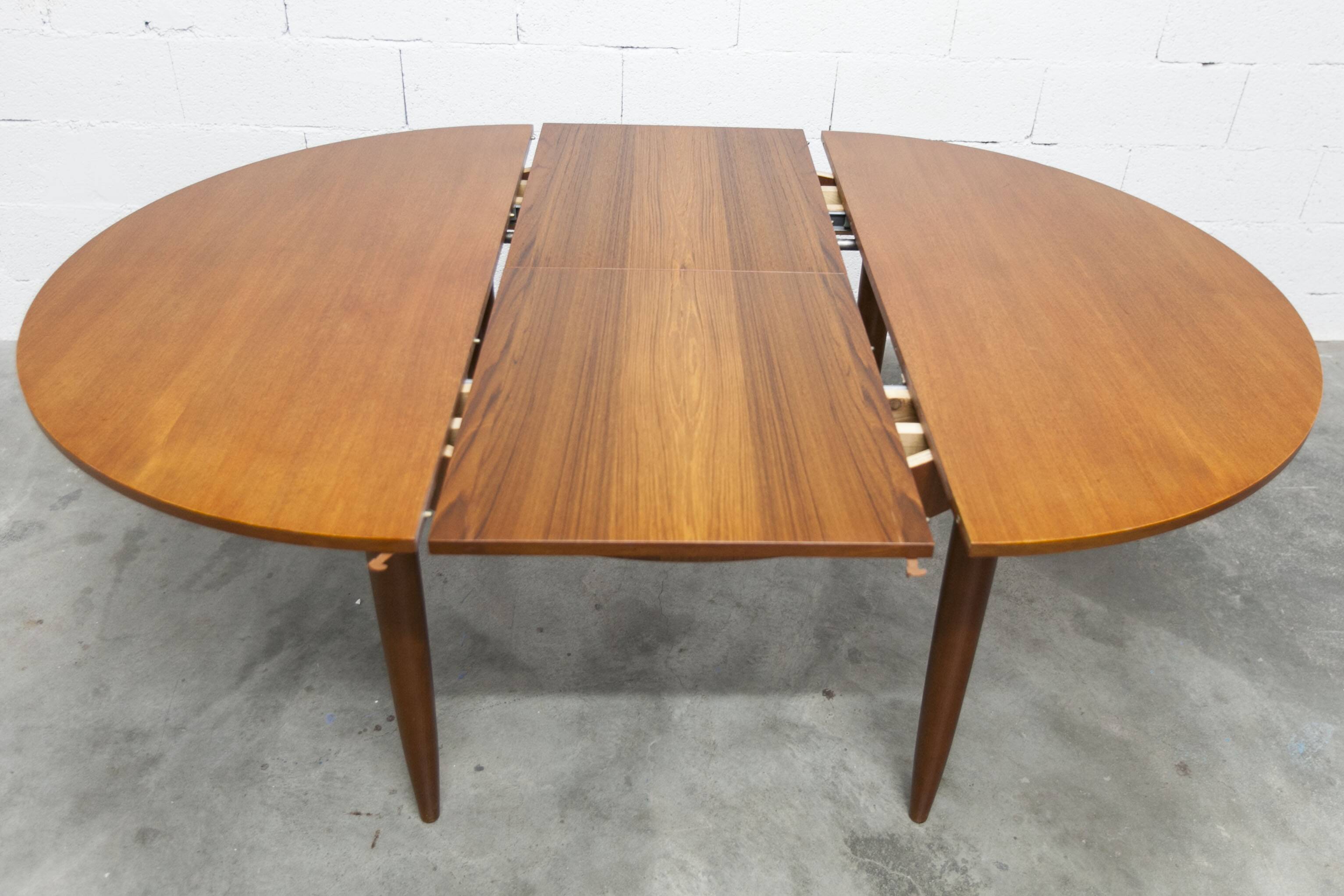 Transformable teak table 1968, impeccable condition