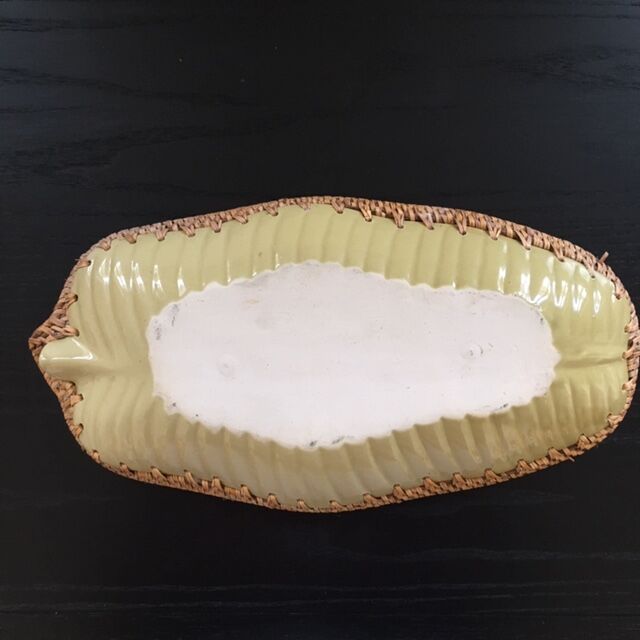 Plat feuille de bananier en barbotine