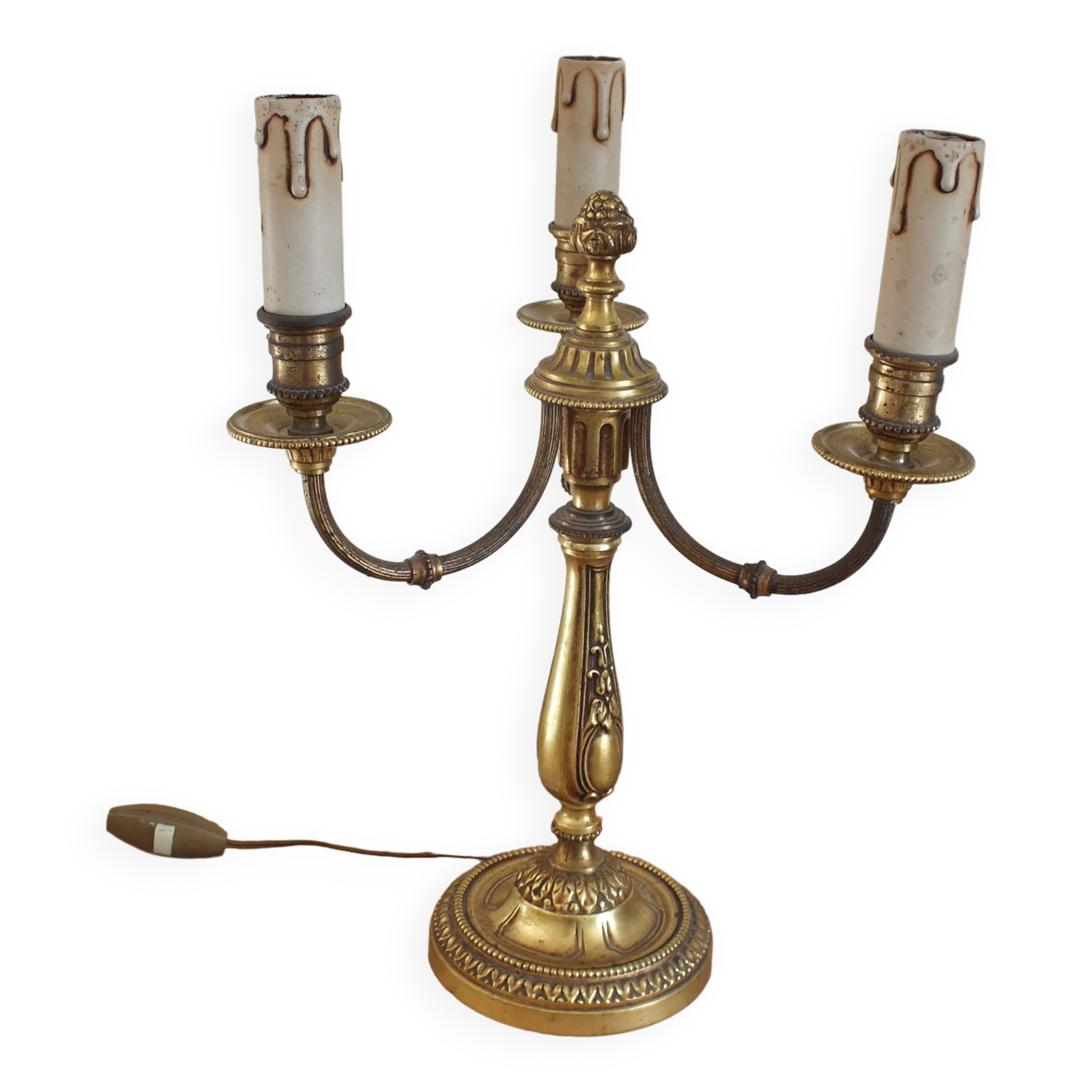 Lampe de style Louis XVI en bronze à 3 bras de lumière