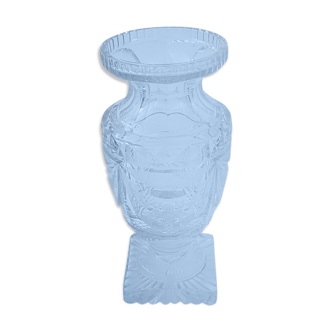 Plastic vase cut in Medici shape