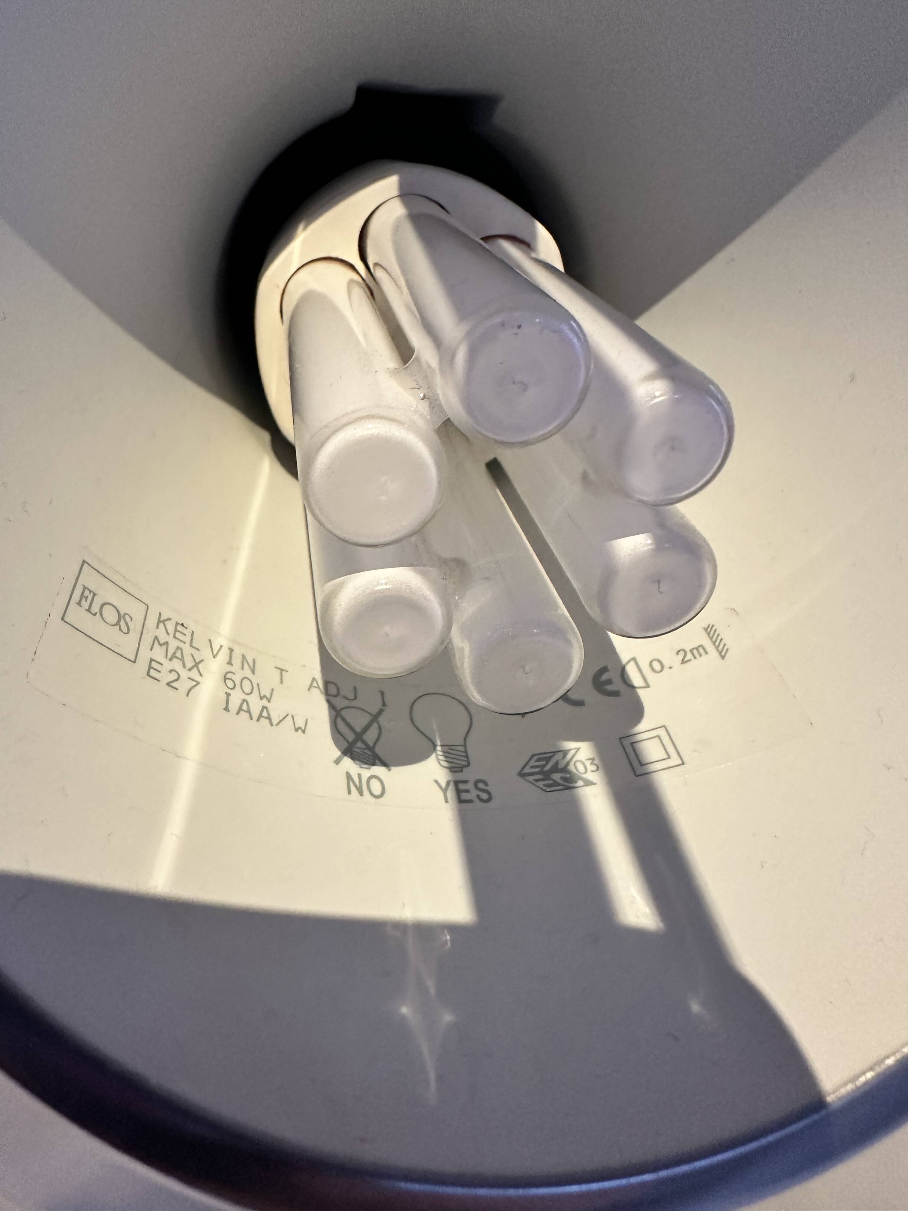 Lampe Kelvin T design Antonio Citterio édition Flos