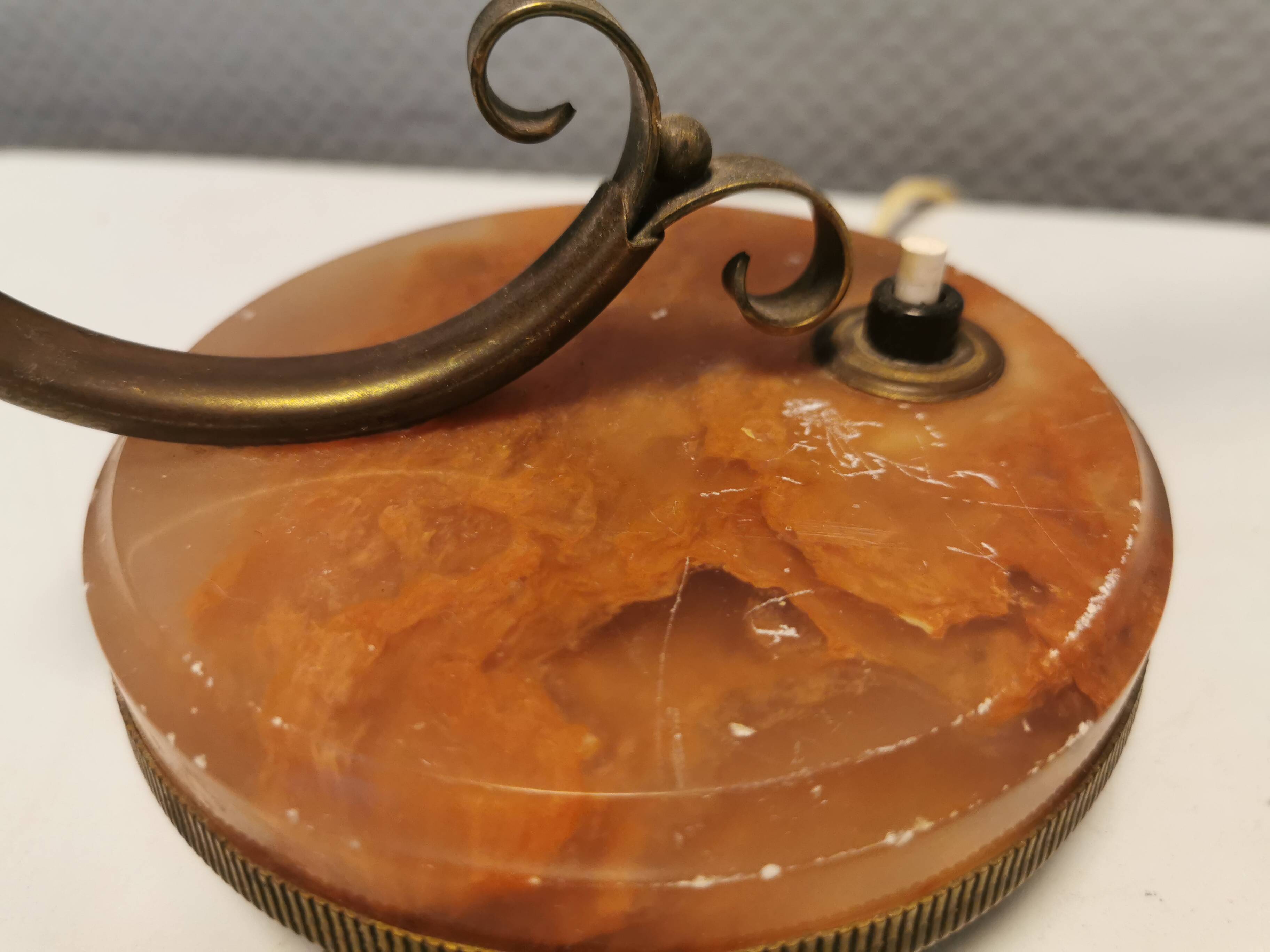 A set of very old art deco table lamps, estimated 1920s in brass and marble.