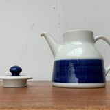 Coffee pot from the Koka Bleu series, Blau, Bla Swedish mid-century by Hertha Bengtson for Rörstrand, 1950s.