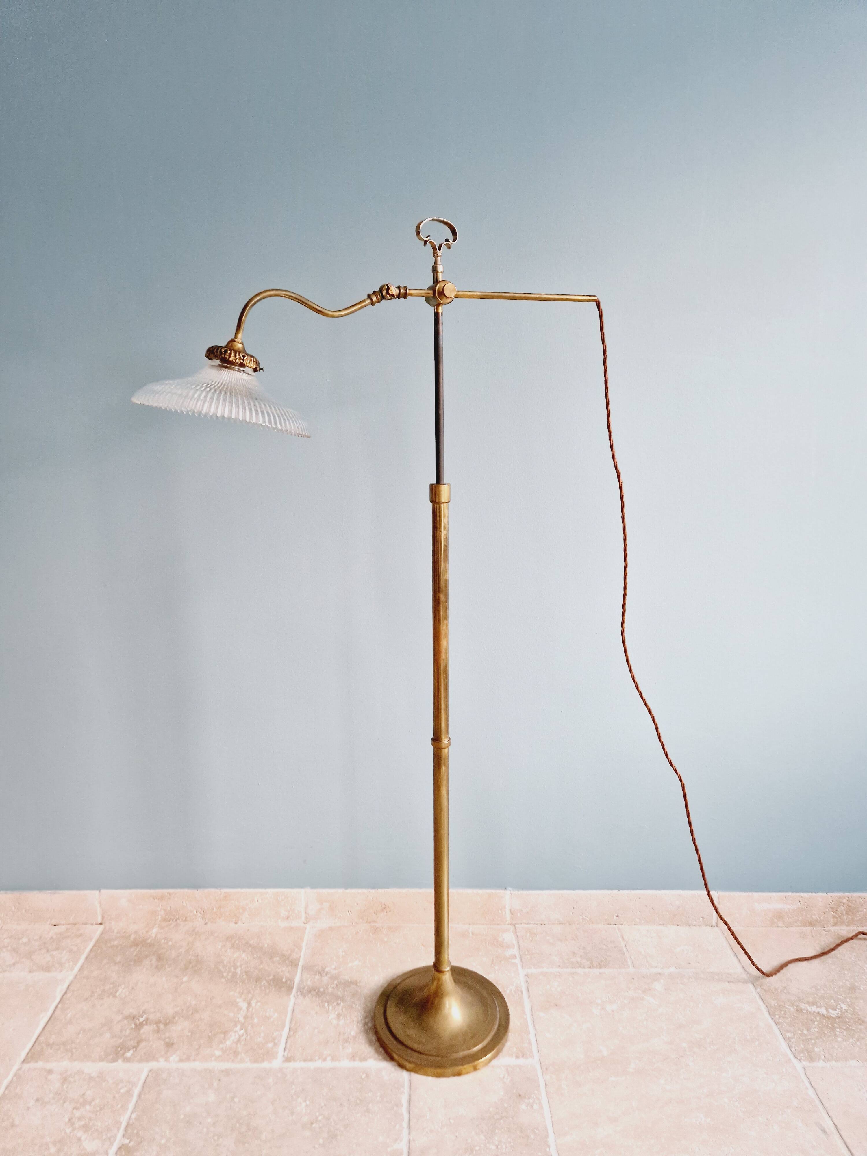 Brass and grooved glass floor lamp in Art Deco style