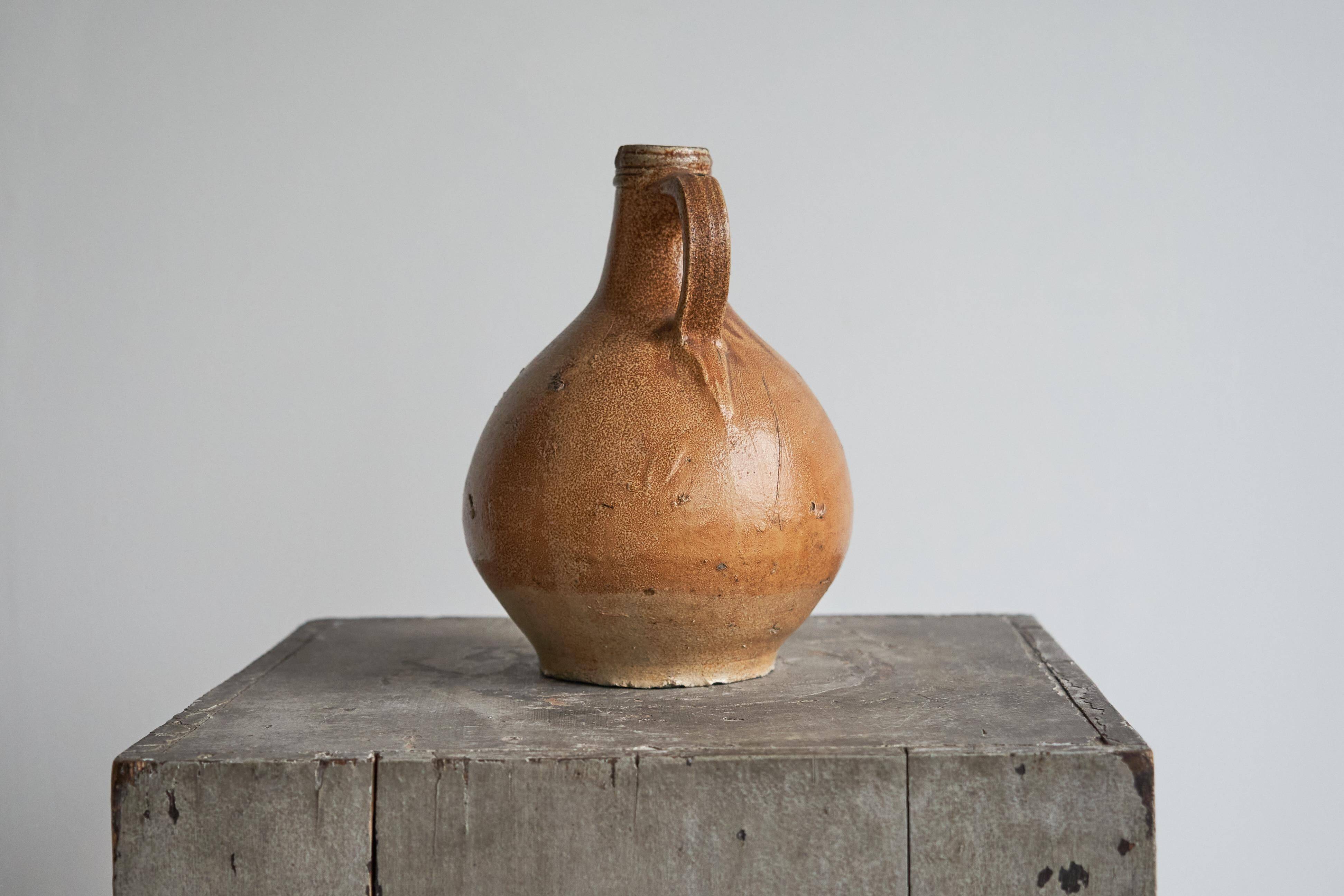 Bartmann jug / Bellarmine 17th century in salt-glazed stoneware