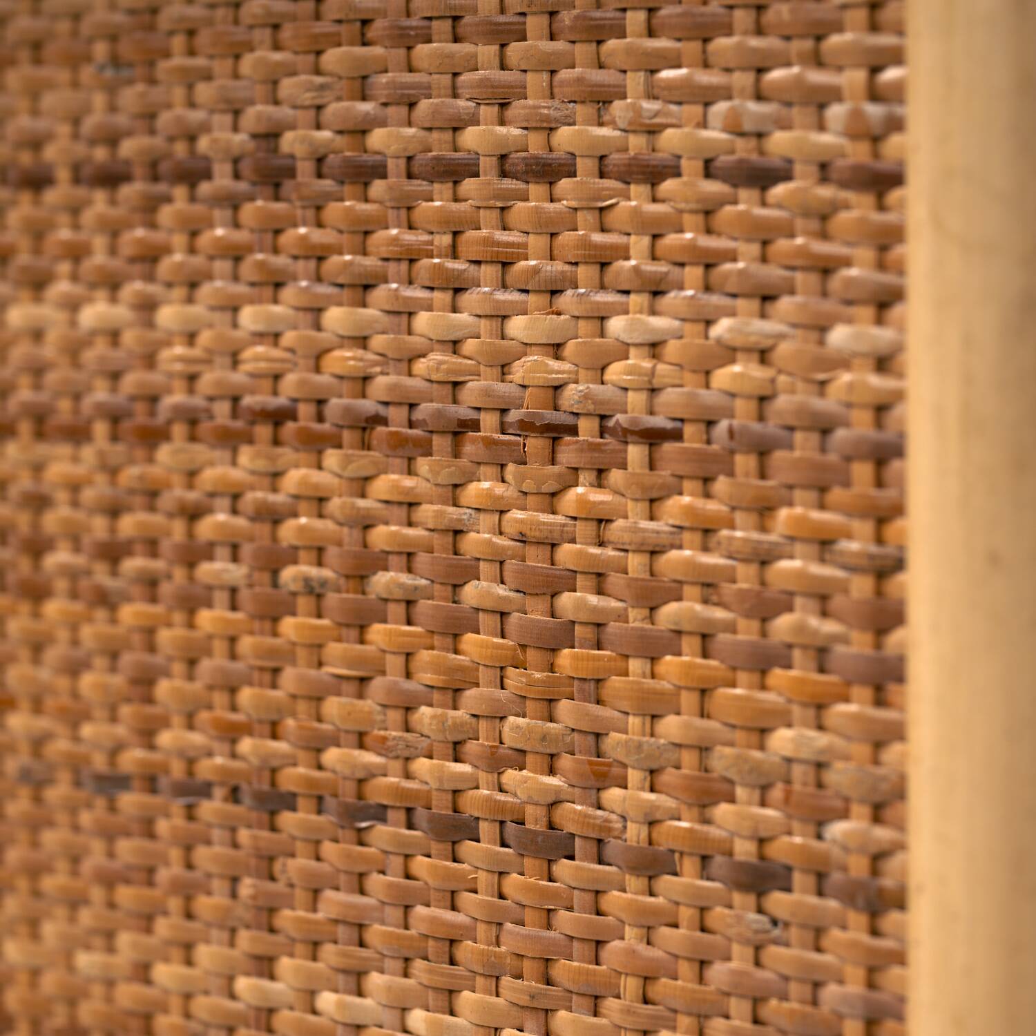 Bureau en rotin tressé et bambou avec charnières en bronze, Italie, années 1960