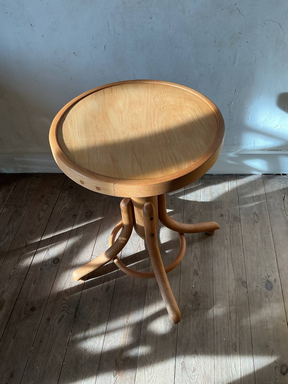 Thonet screw stool