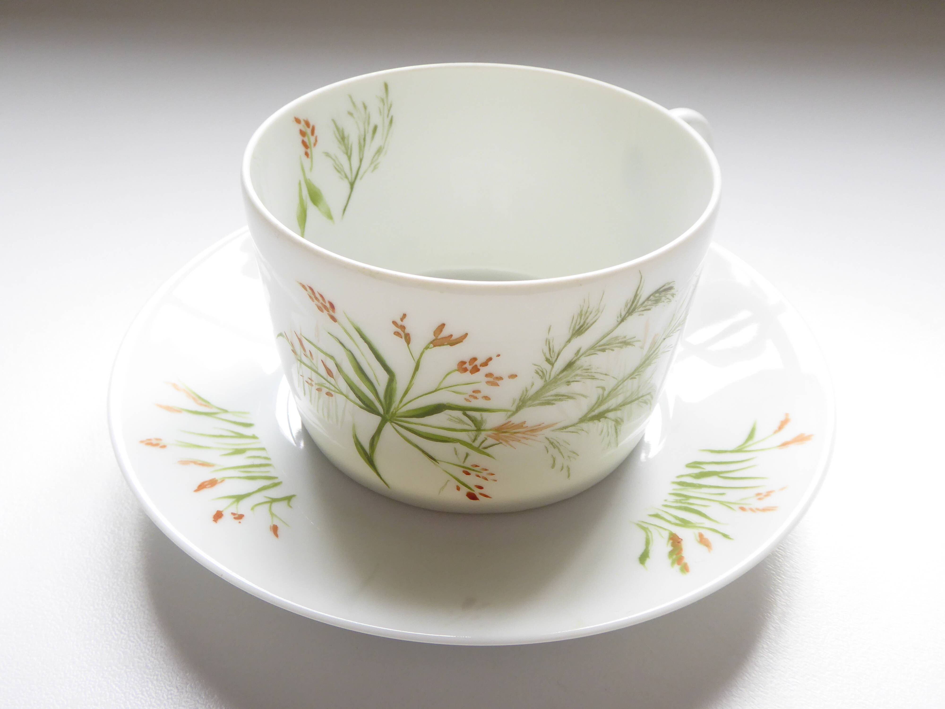 Tasse en porcelaine de Limoges