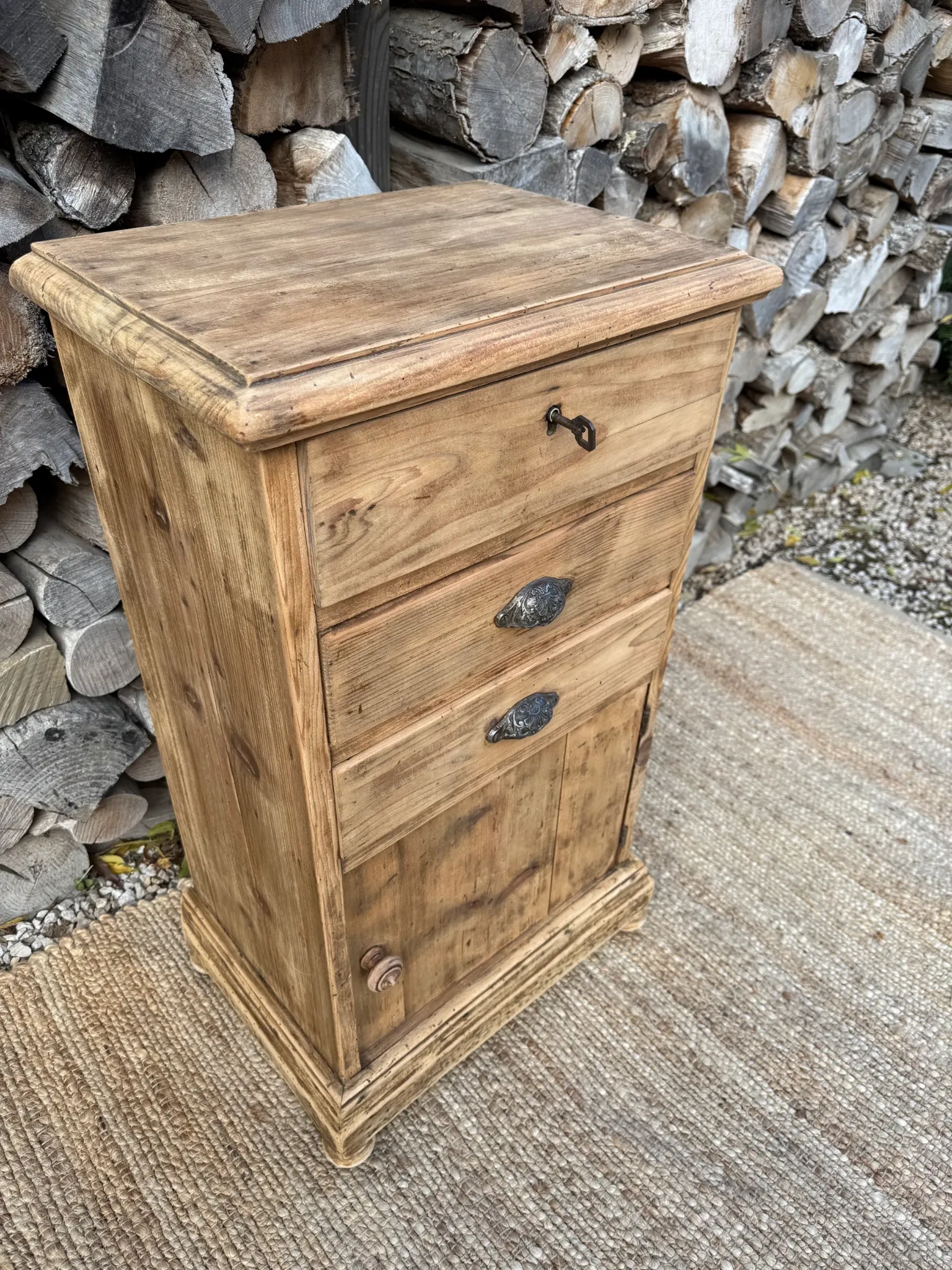 Solid wood chiffonier / Storage furniture