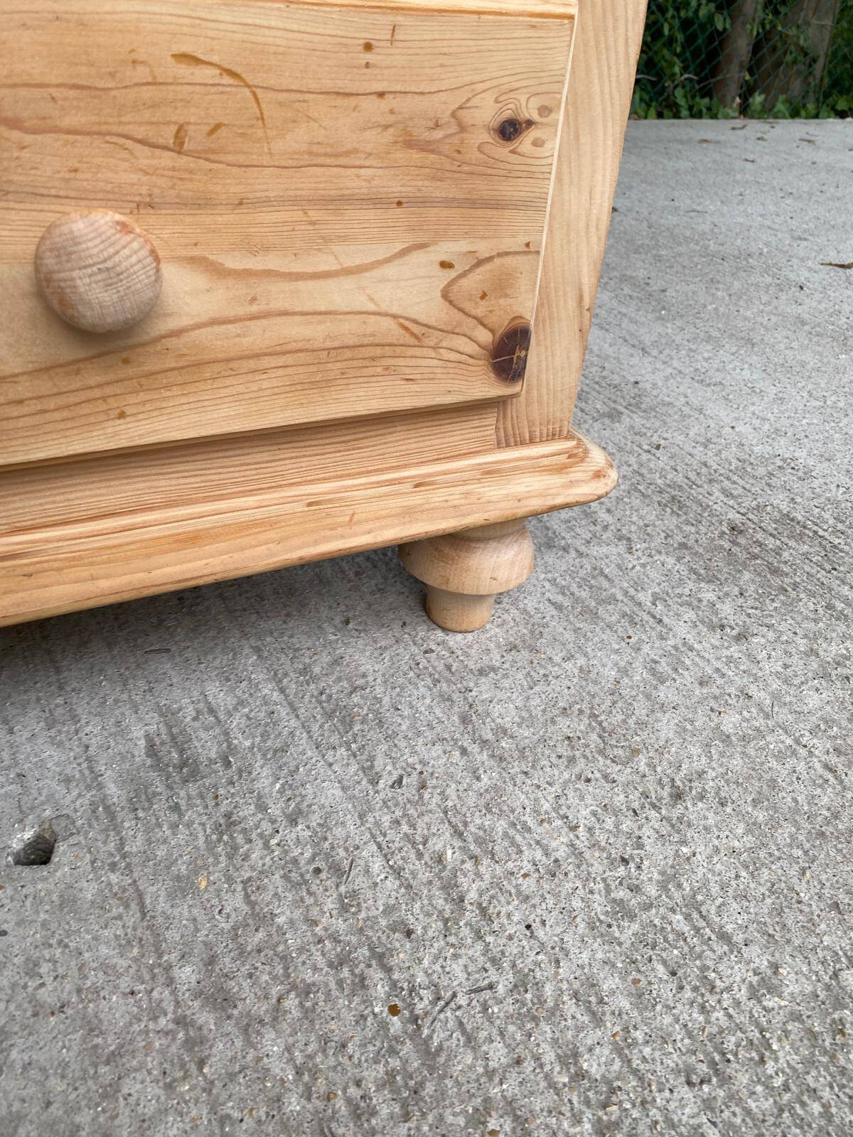 Commode anglaise rénovée en bois massif 1970