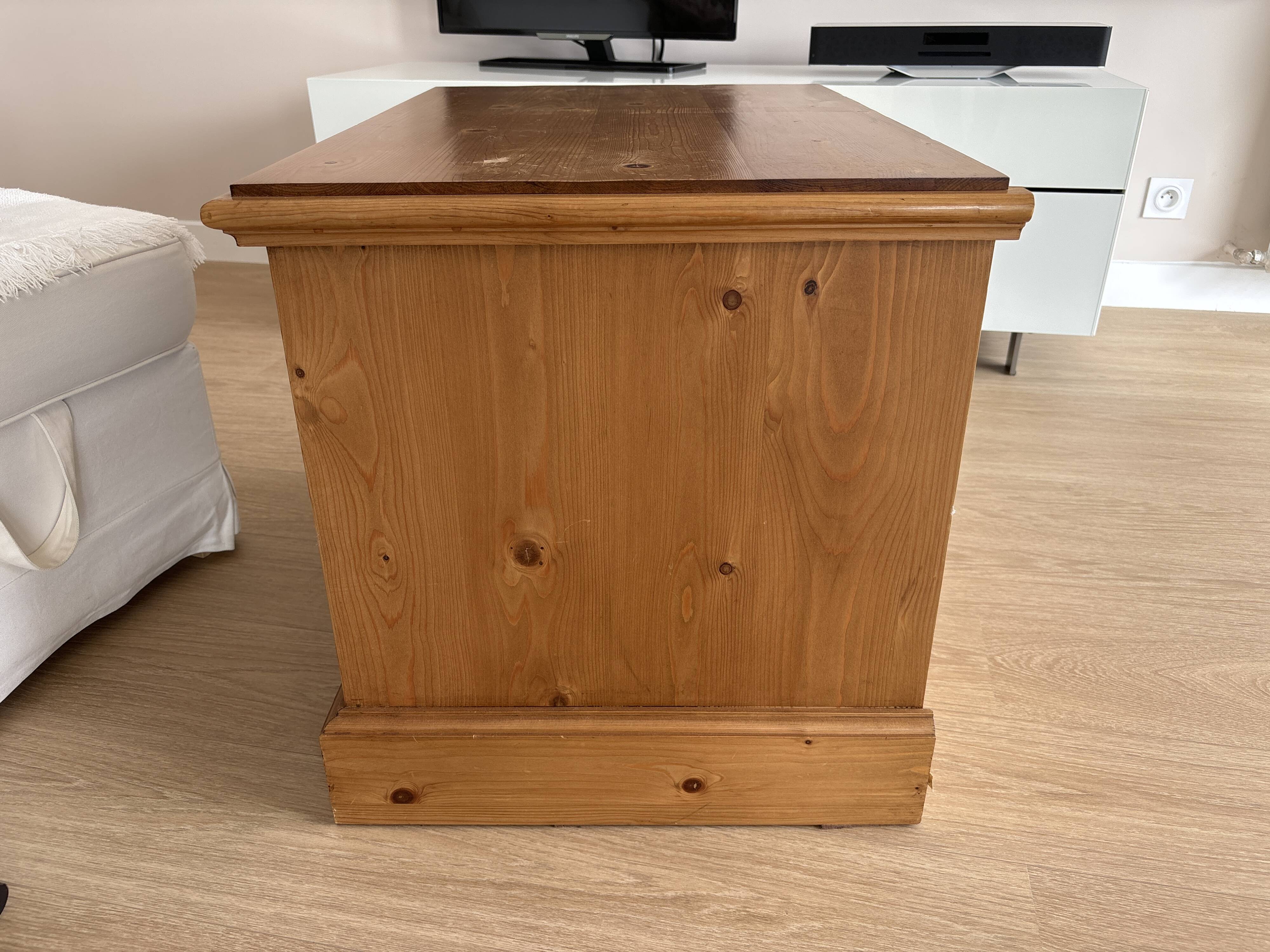 Interior's TV cabinet
