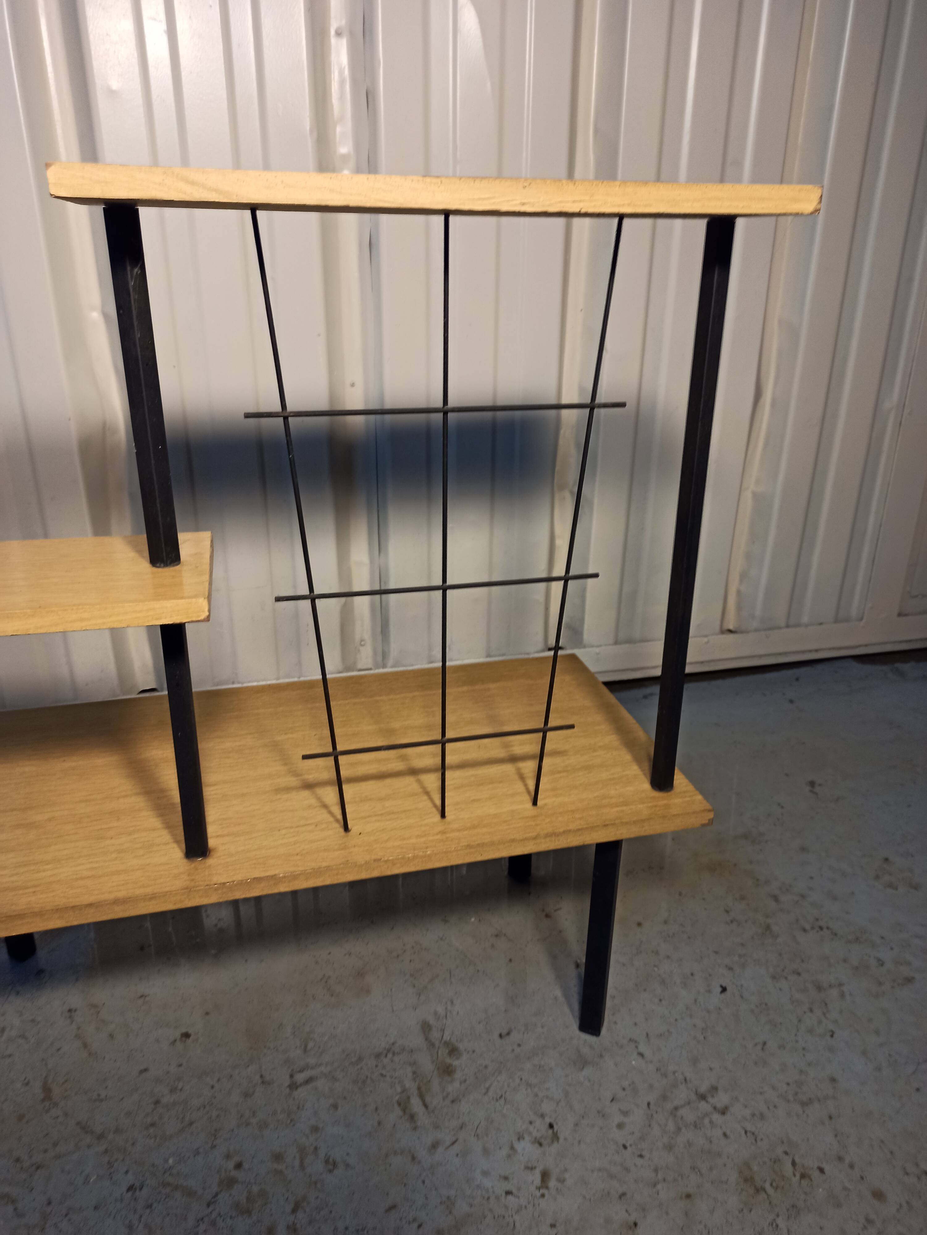 Shelf of the 50s-60s on 3 levels