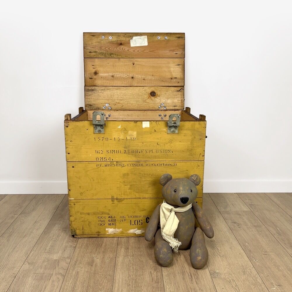 Transport box for explosives 80s