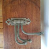 Tin wall patere has 3 hooks