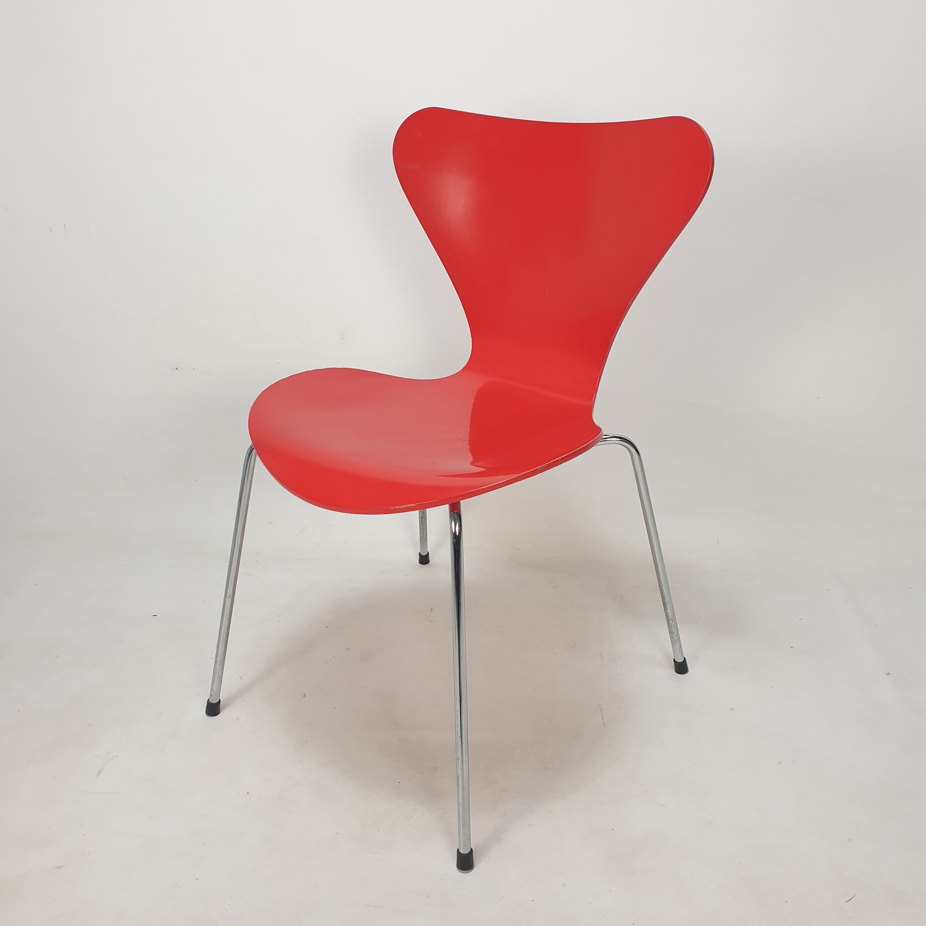 Set of 6 chairs "model 7" Arne Jacobsen for Fritz Hansen, Denmark, 1991