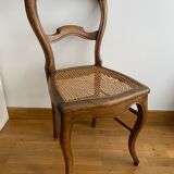 Chaises en bois avec assise en cannage