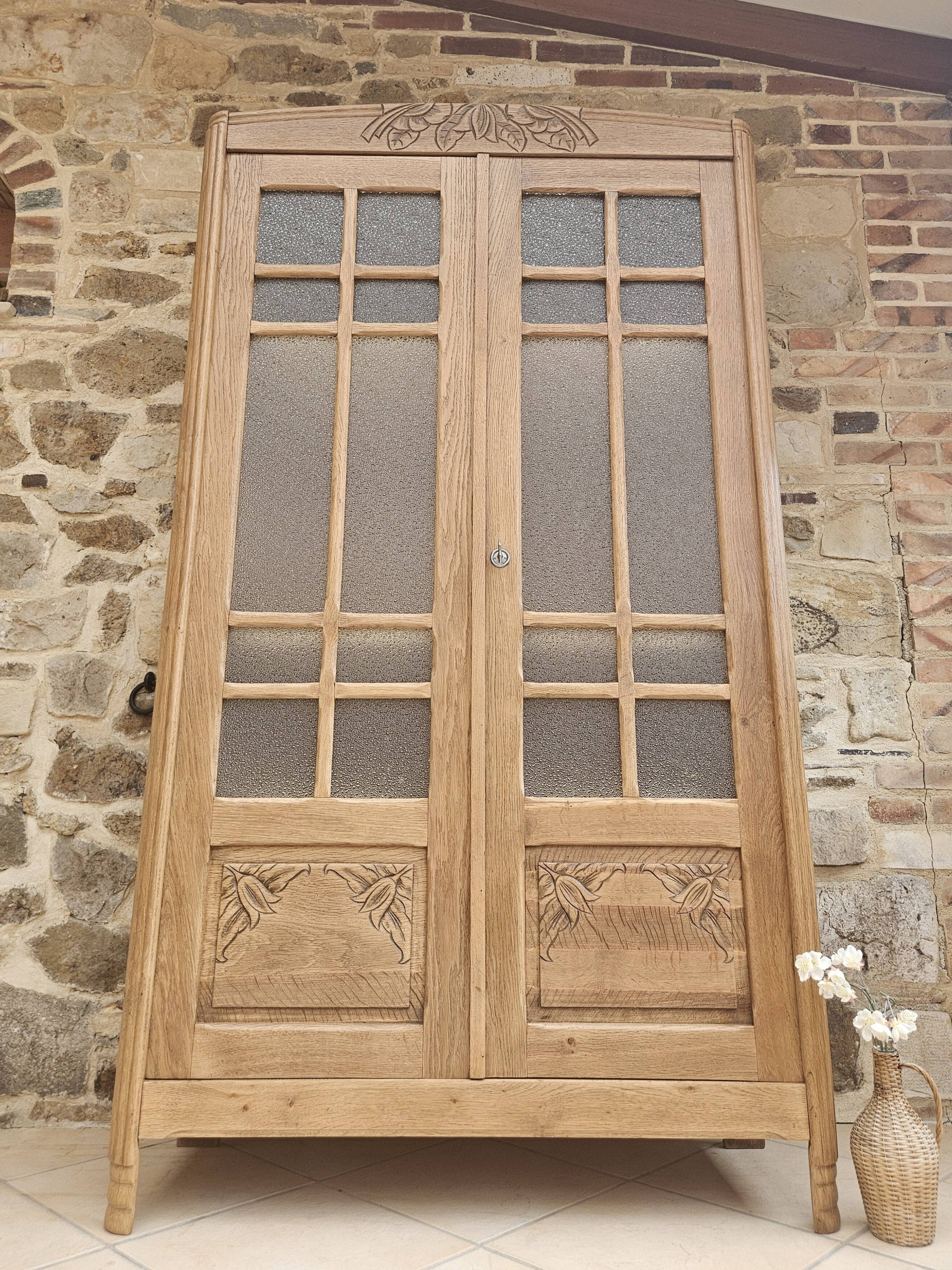 Art Deco display cabinet from Paris