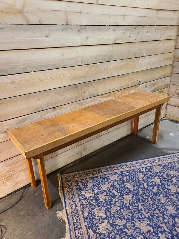 Etabli, mange debout, console