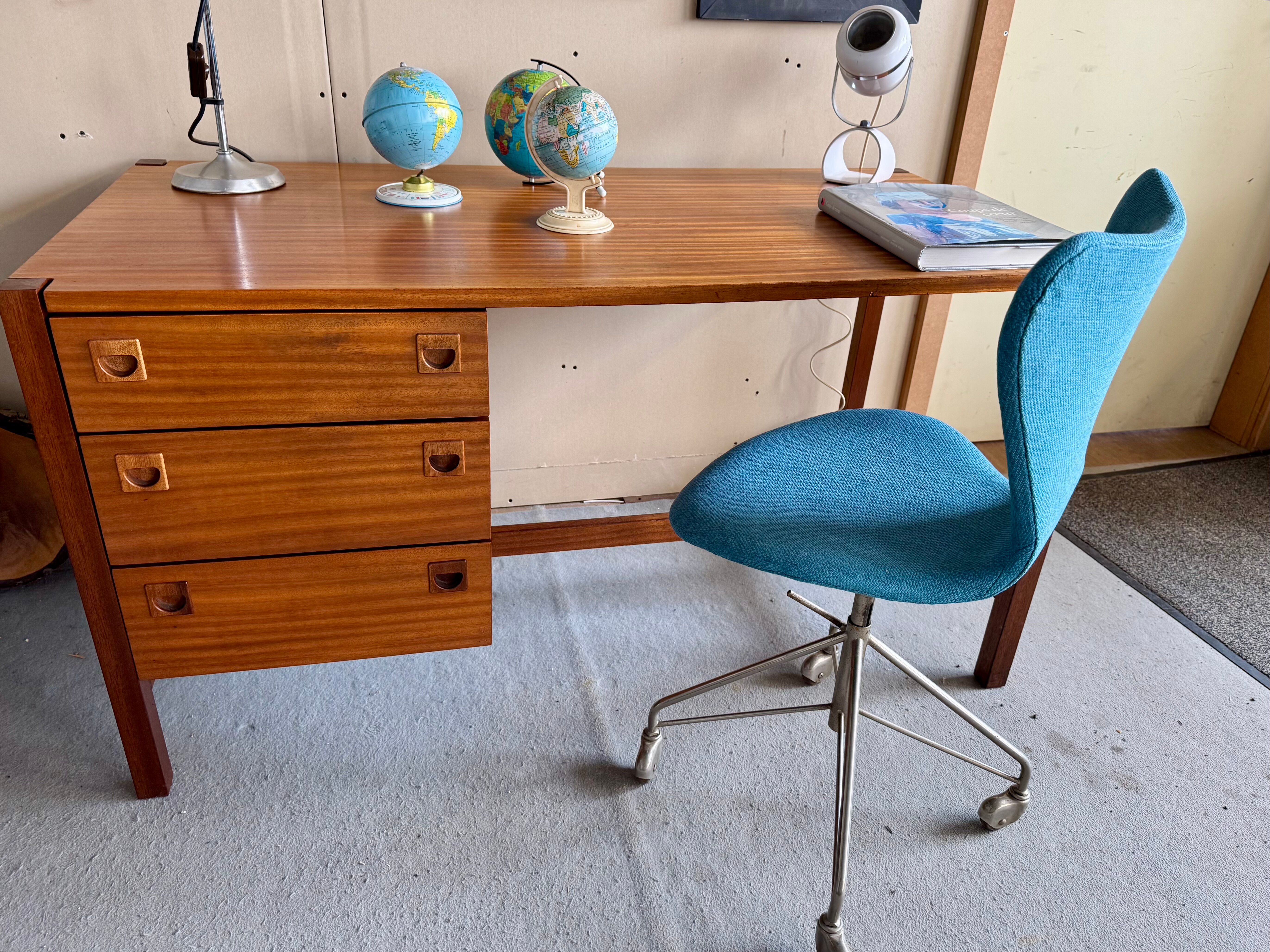 Bureau André Monpoix en Teck année 1960