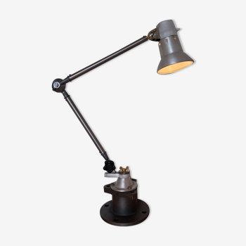 Vintage industrial style articulated desk lamp