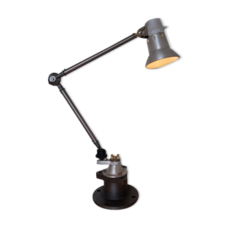 Vintage industrial style articulated desk lamp