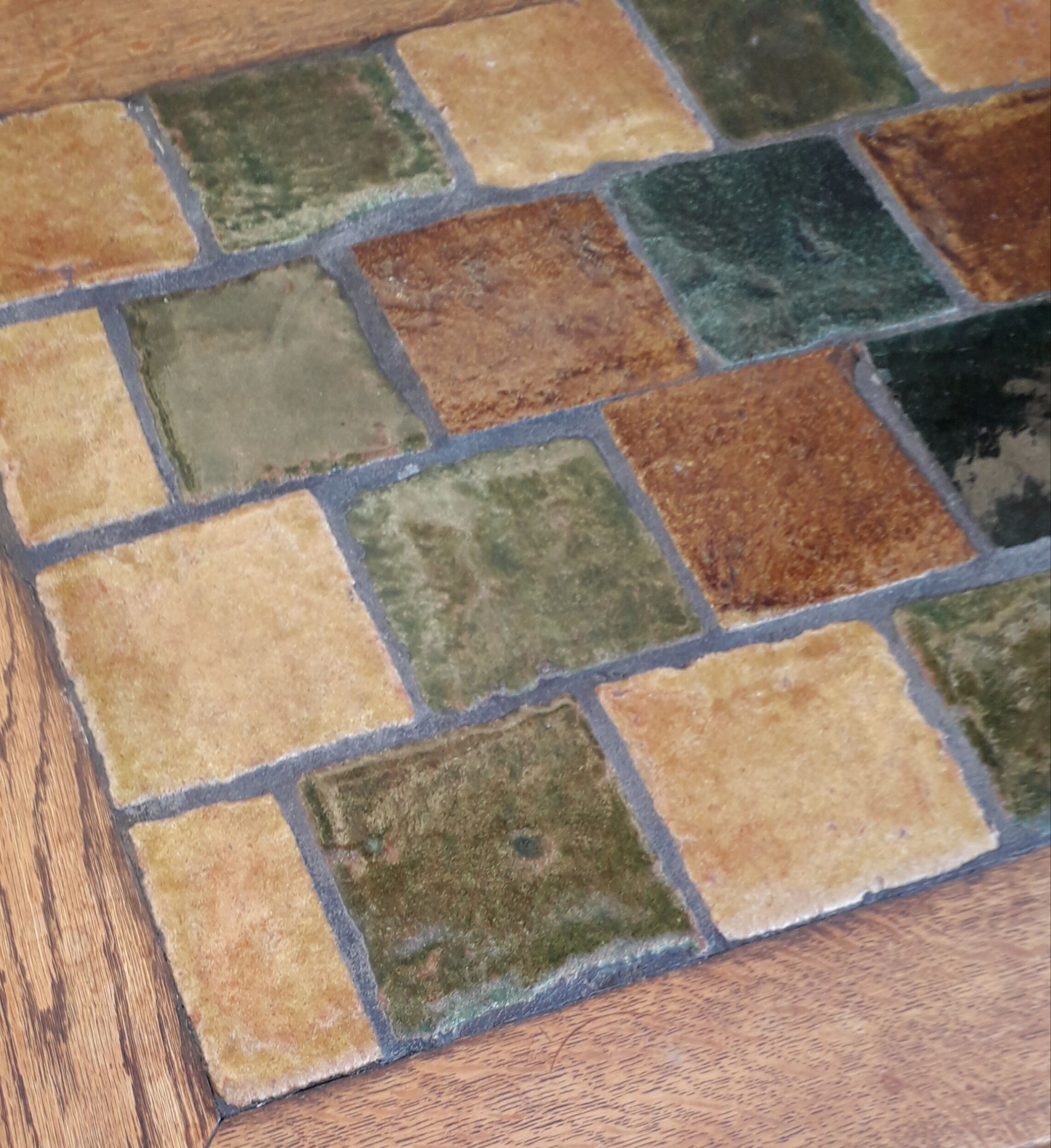 Coffee table oak and tiles