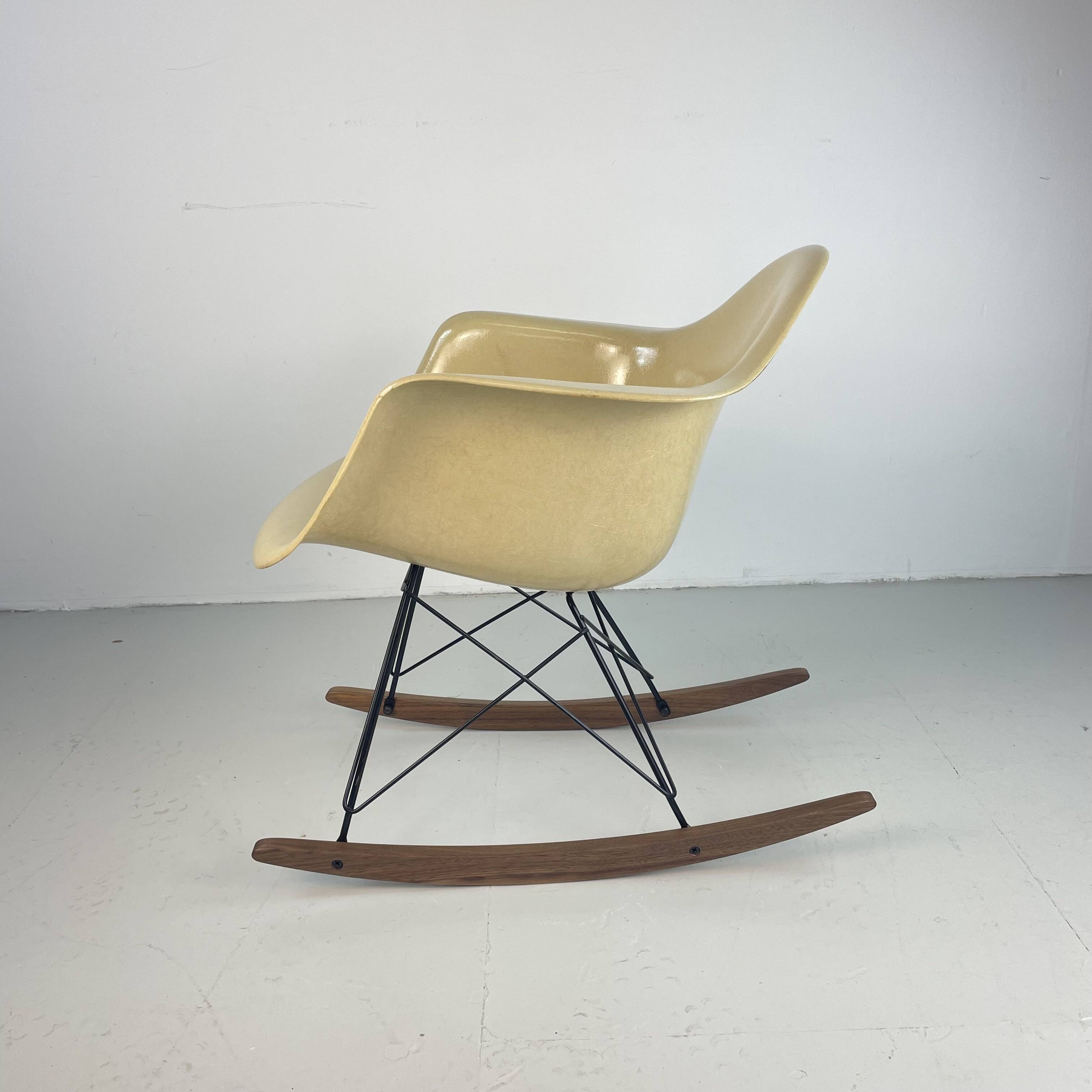 Eames Herman Miller 1950s RAR rocking chair in parchment