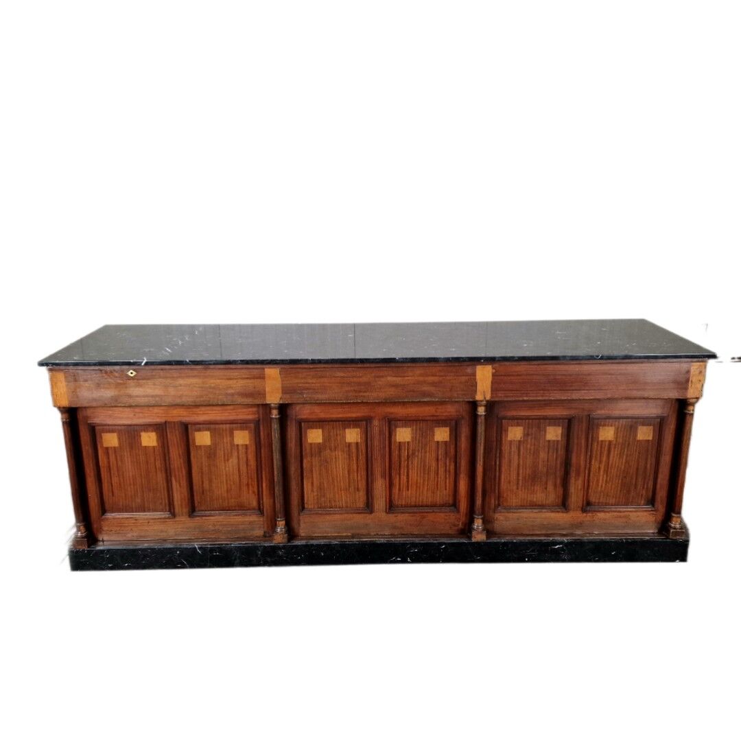 Grand comptoir de pharmacie Art Déco en acajou et marbre, 1909