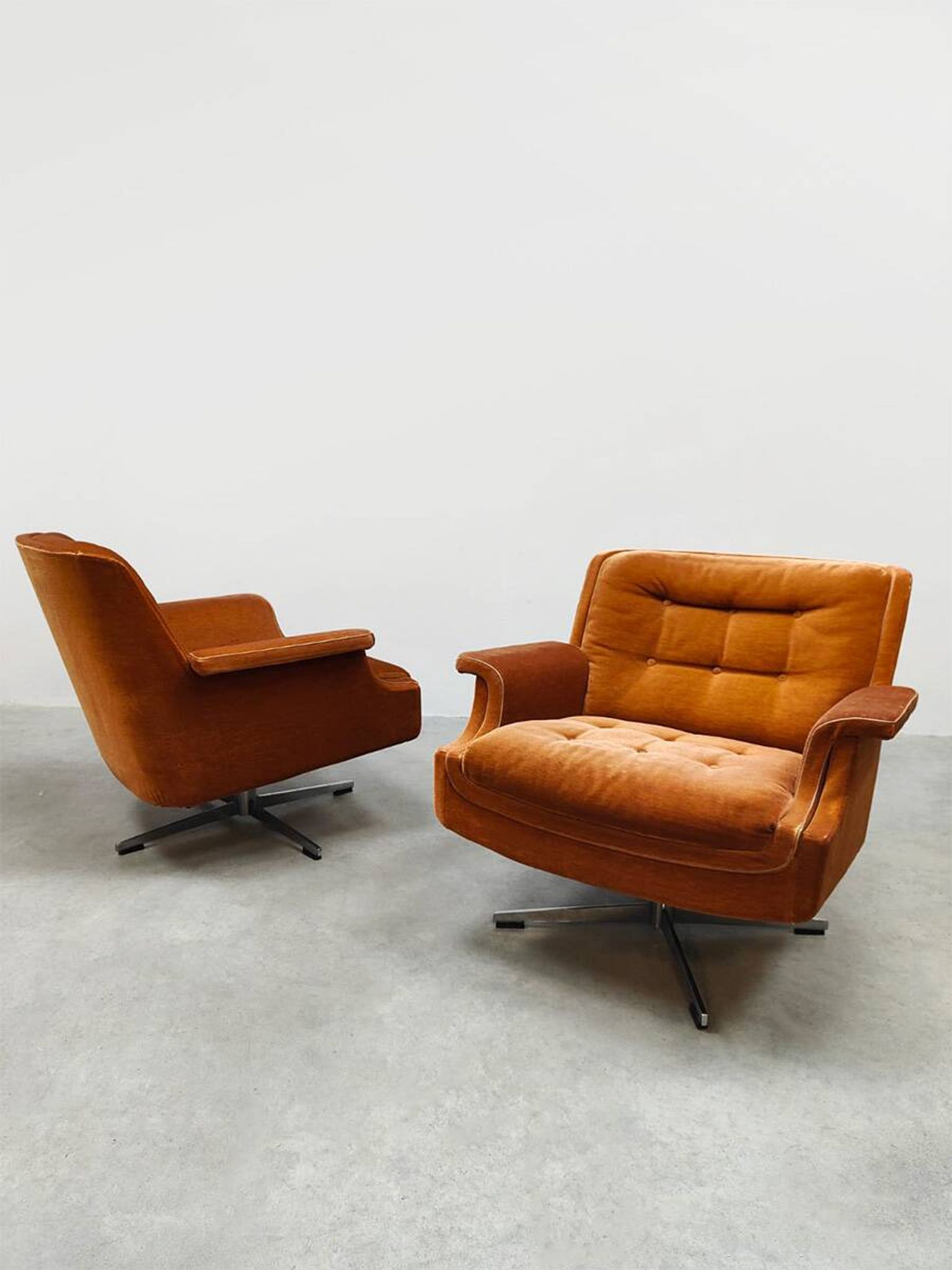 Midcentury lounge set swivel armchairs & sofa 'Madmen style'
