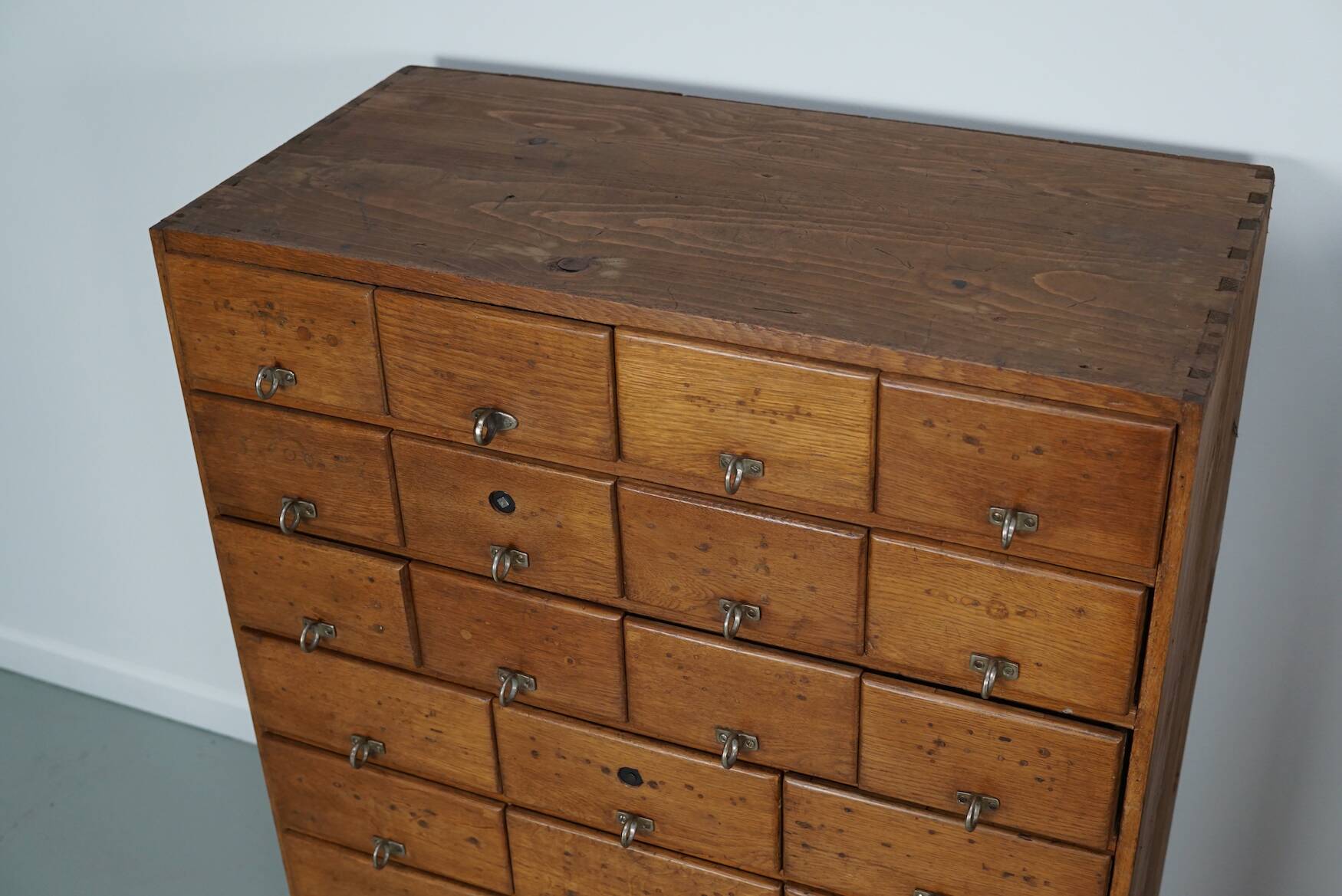 Armoire d'apothicaire vintage allemande en pin et chêne, années 1950